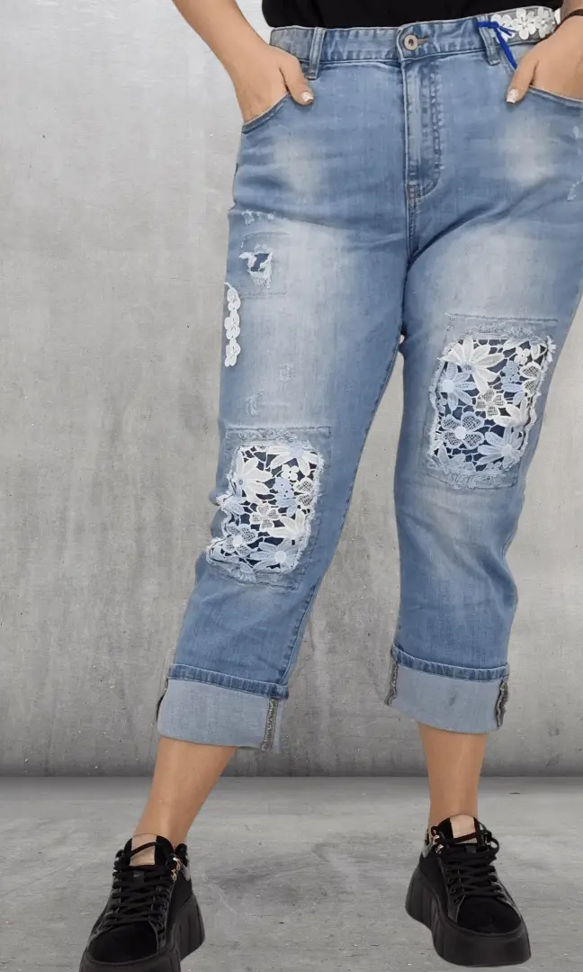 Jeansy z koronkowym akcentem Stylowa XL