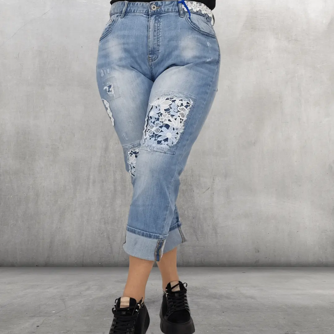 Jeansy z koronkowym akcentem Stylowa XL