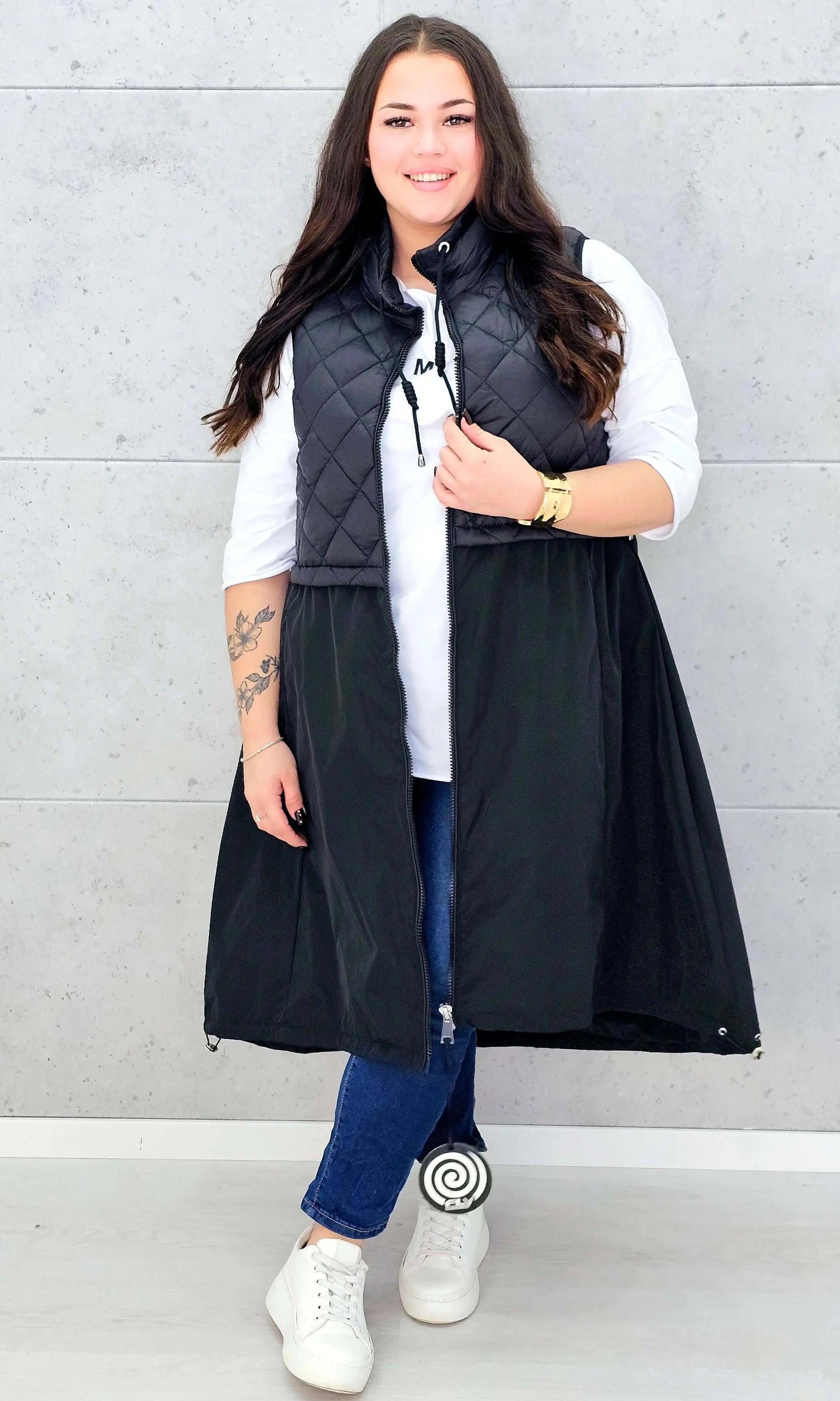 Kamizelka plus size długa z pikowaną górą – kolor i styl na chłodniejsze dni Stylowa XL