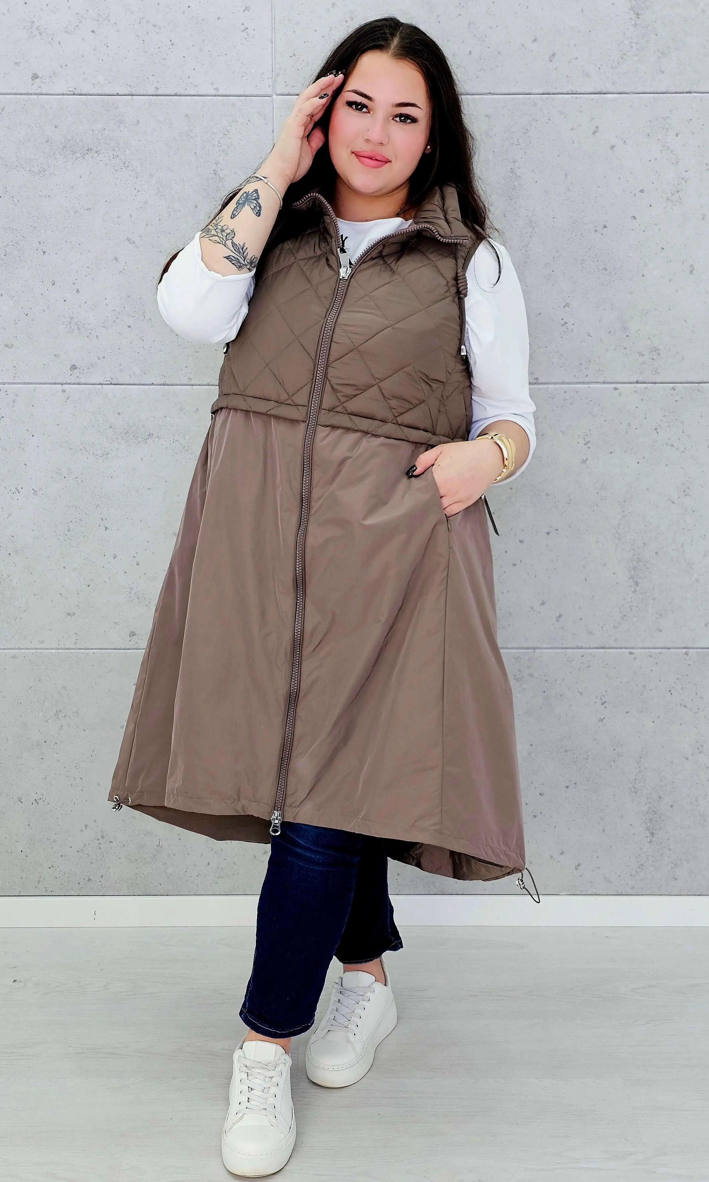 Kamizelka plus size długa z pikowaną górą – kolor i styl na chłodniejsze dni Stylowa XL