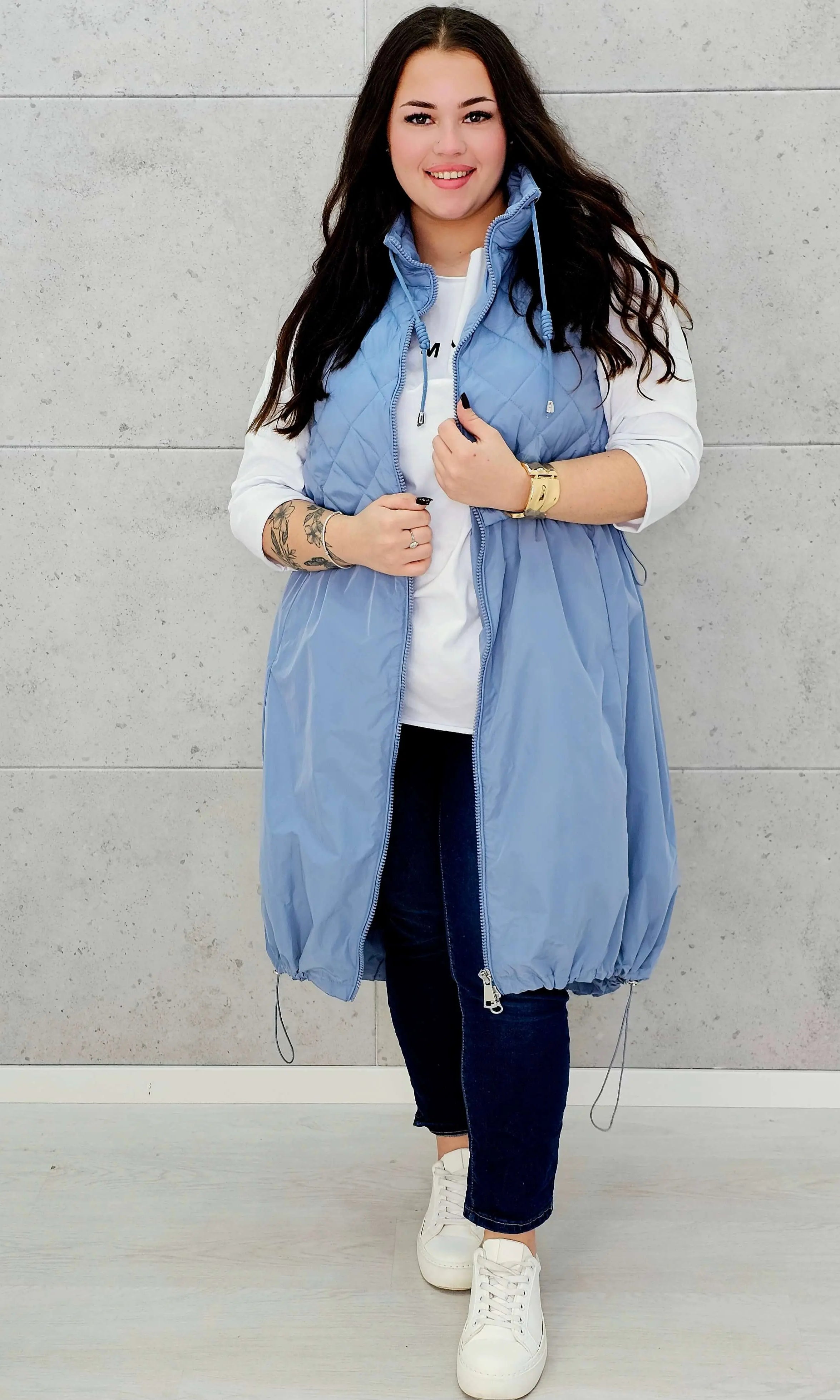 Kamizelka plus size długa z pikowaną górą – kolor i styl na chłodniejsze dni Stylowa XL