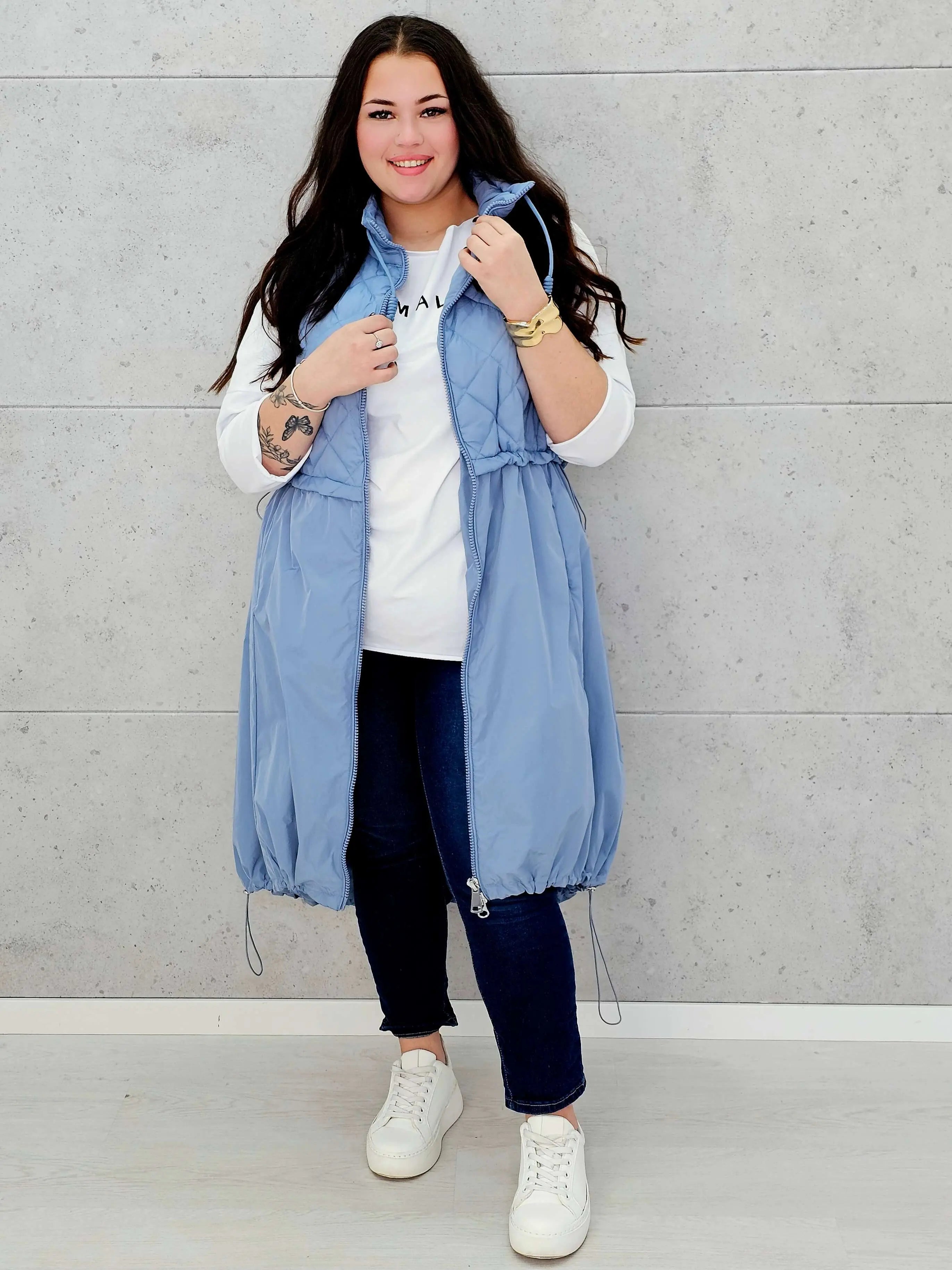 Kamizelka plus size długa z pikowaną górą – kolor i styl na chłodniejsze dni Stylowa XL