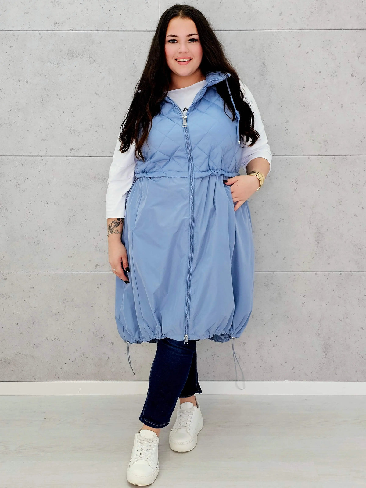 Kamizelka plus size długa z pikowaną górą – kolor i styl na chłodniejsze dni Stylowa XL
