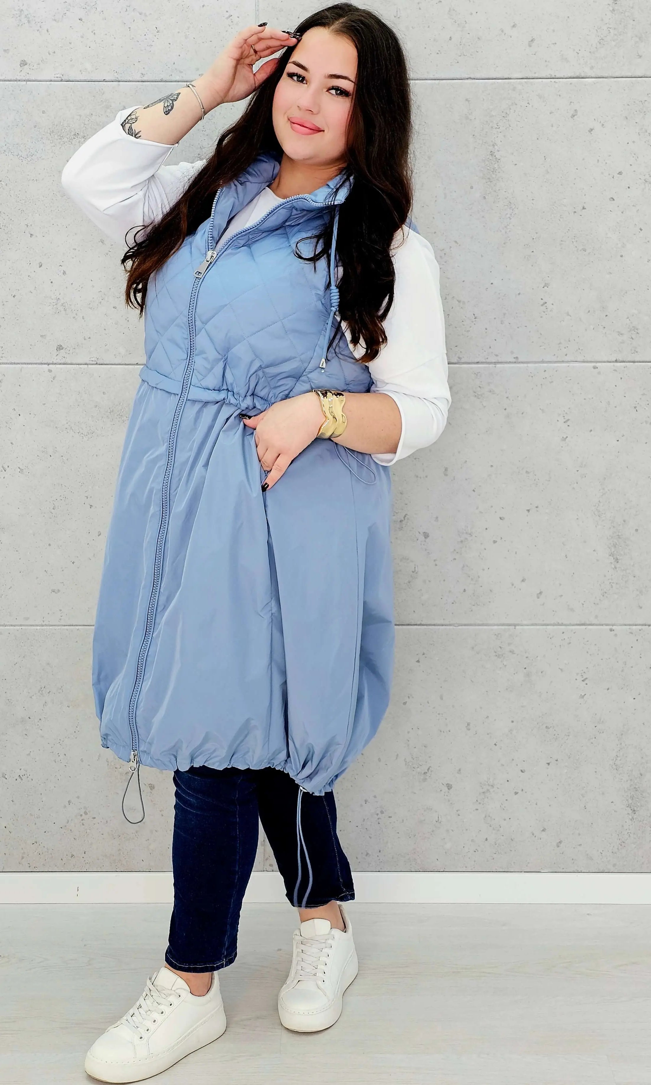 Kamizelka plus size długa z pikowaną górą – kolor i styl na chłodniejsze dni Stylowa XL