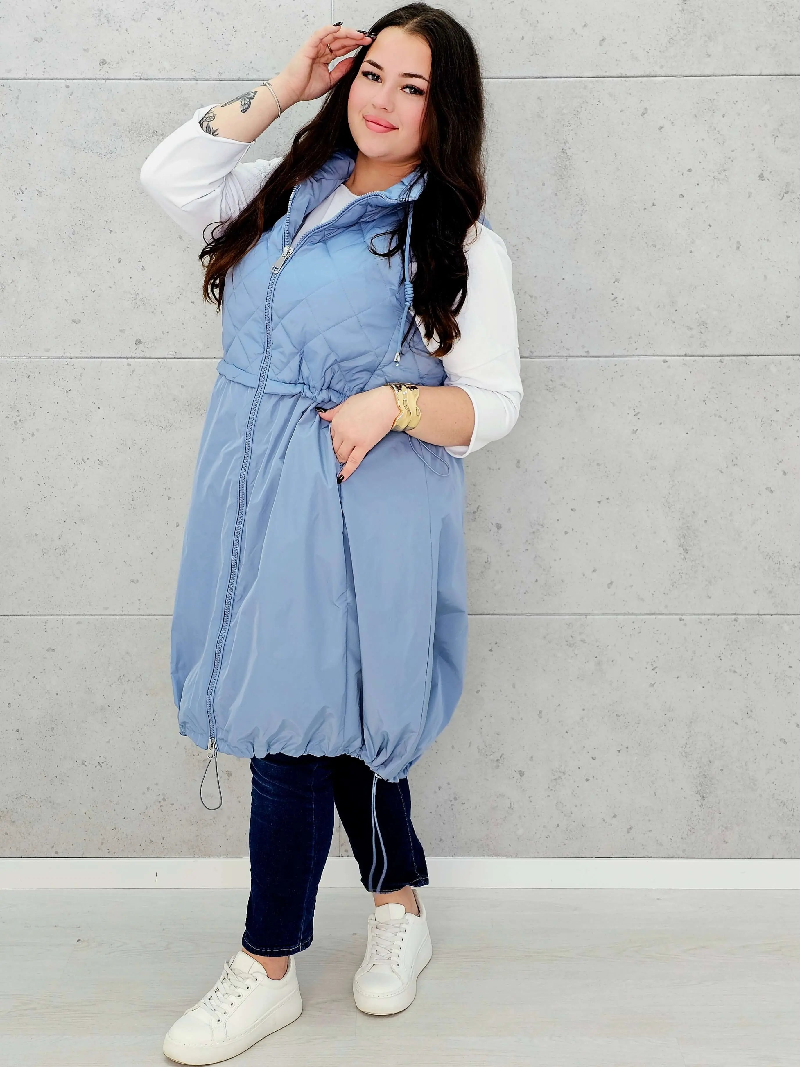 Kamizelka plus size długa z pikowaną górą – kolor i styl na chłodniejsze dni Stylowa XL