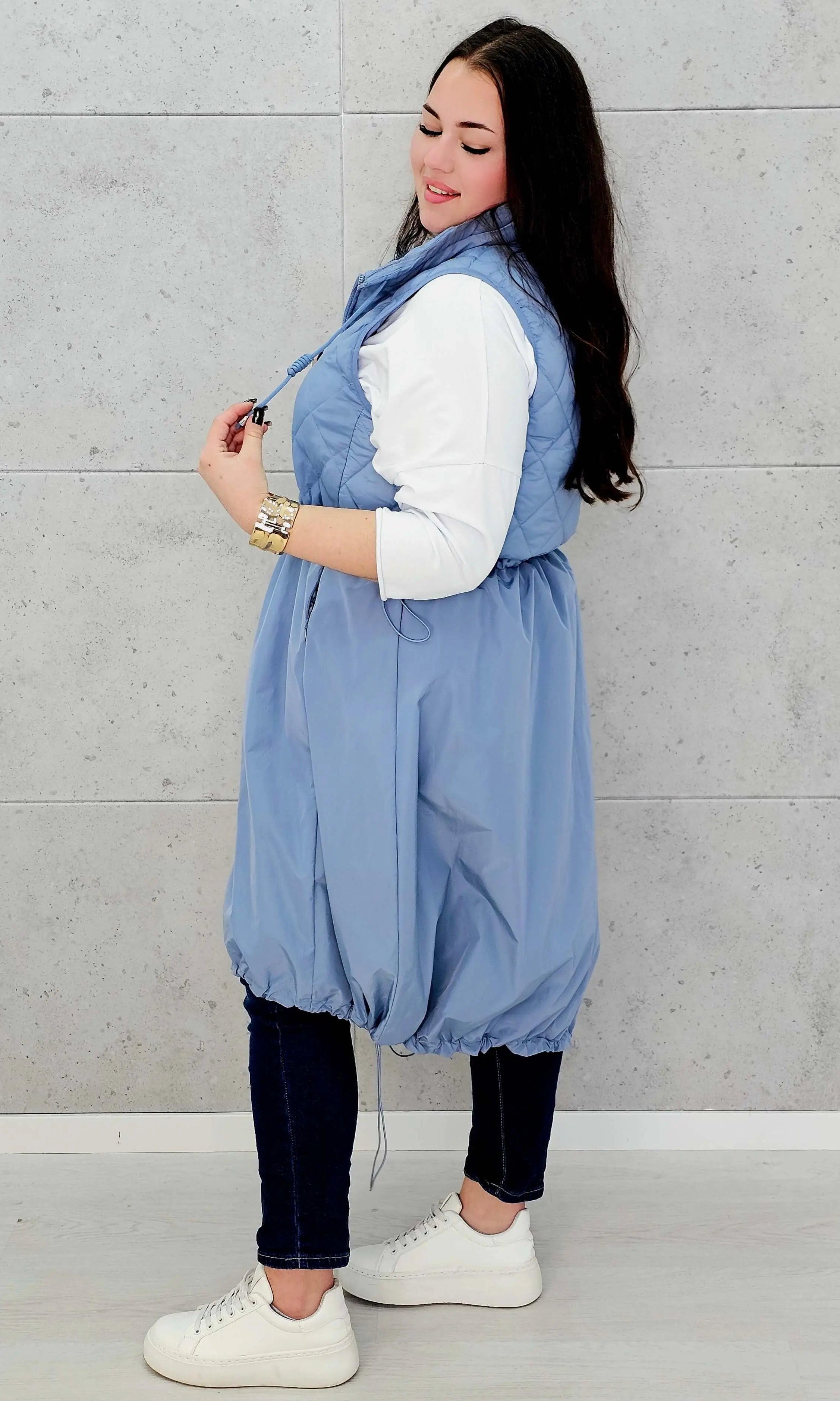 Kamizelka plus size długa z pikowaną górą – kolor i styl na chłodniejsze dni Stylowa XL