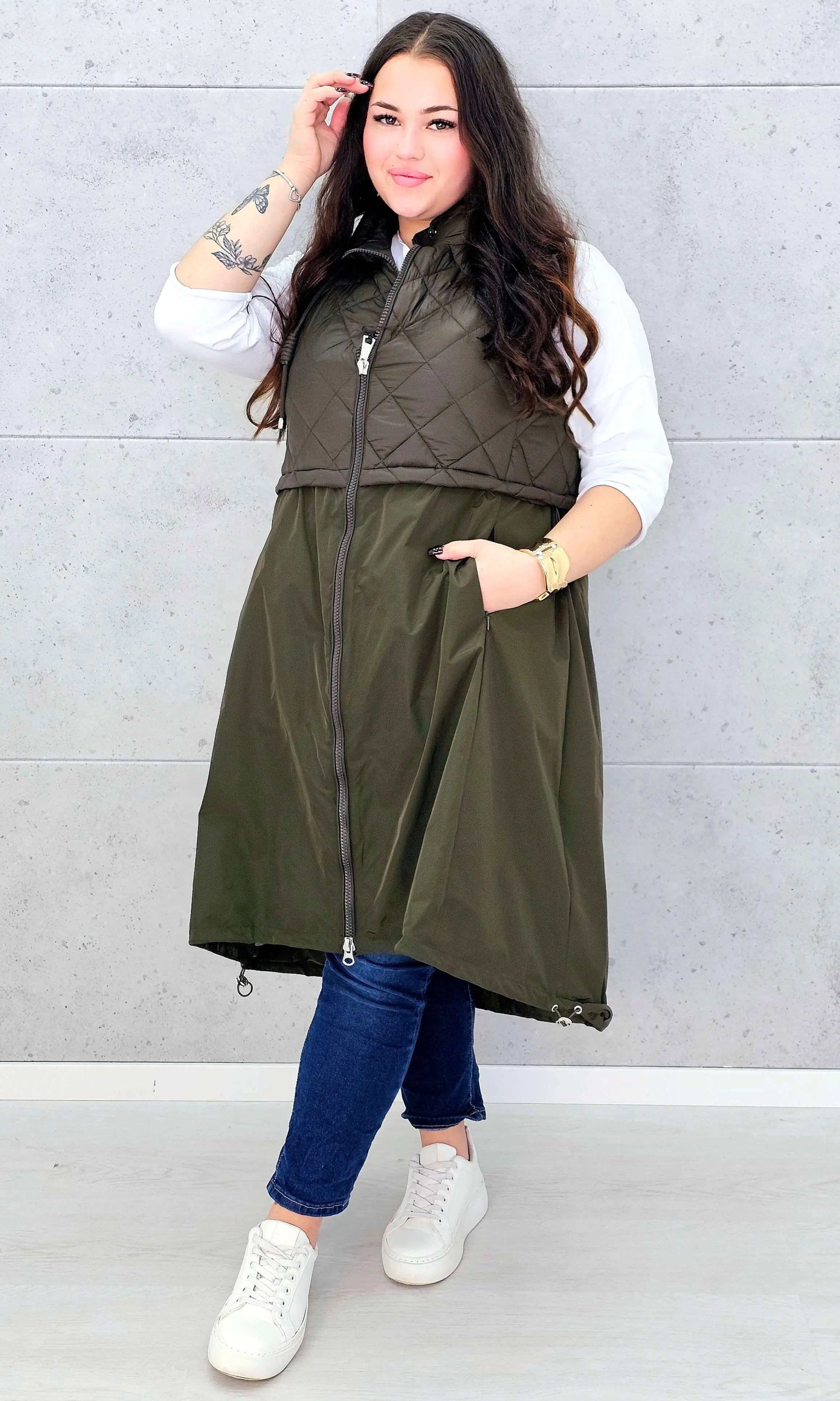 Kamizelka plus size długa z pikowaną górą – kolor i styl na chłodniejsze dni Stylowa XL