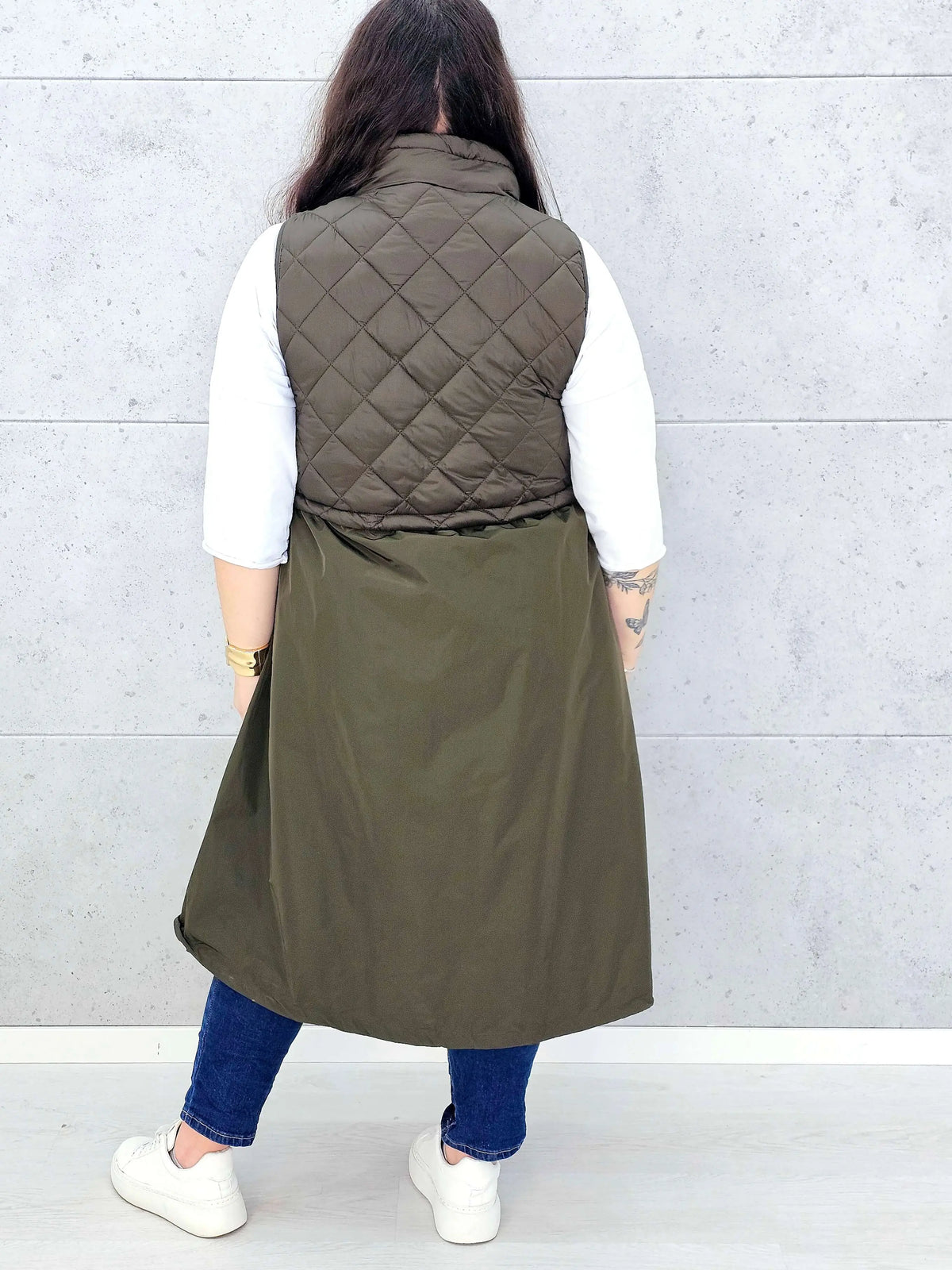 Kamizelka plus size długa z pikowaną górą – kolor i styl na chłodniejsze dni Stylowa XL