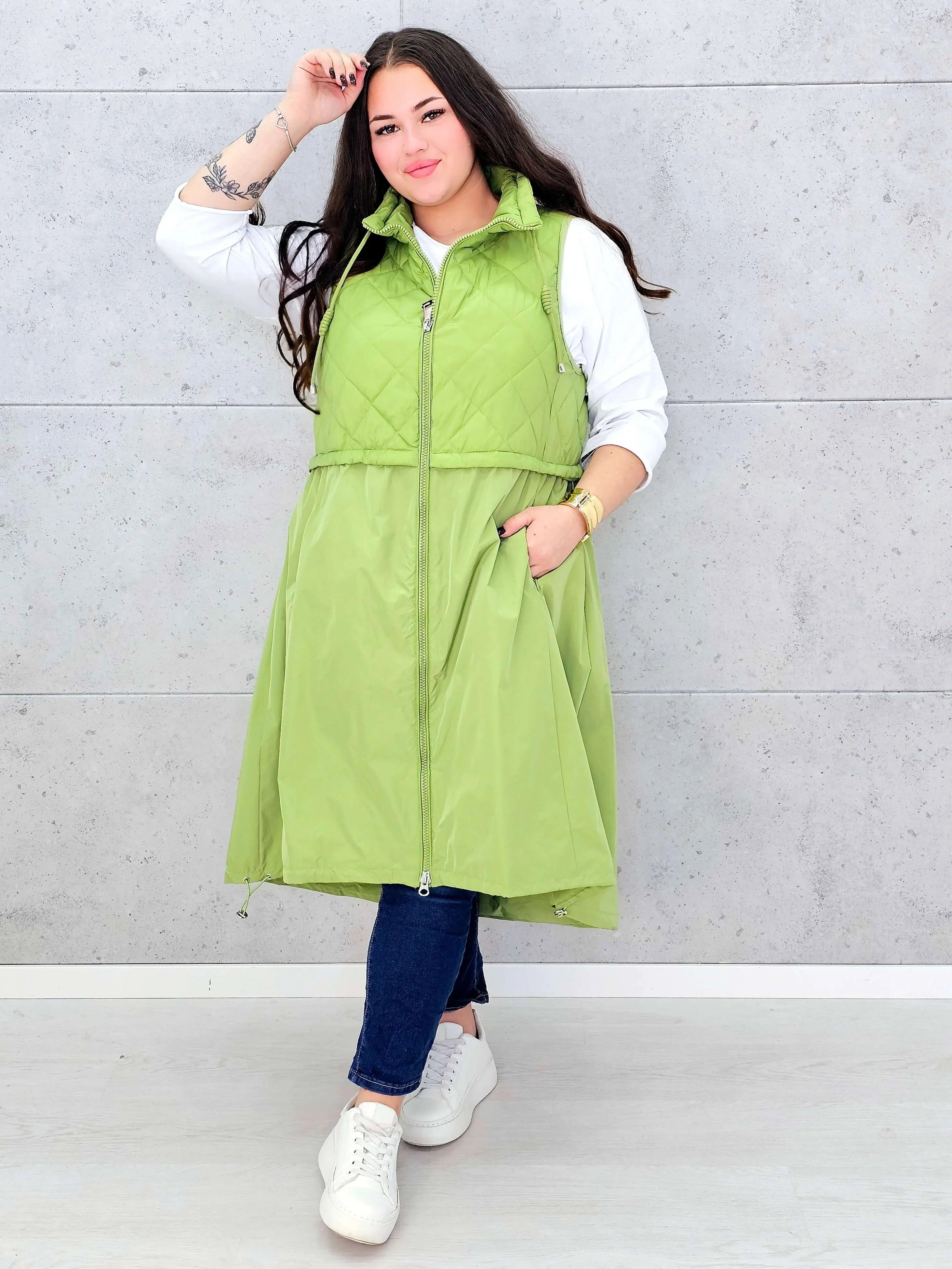 Kamizelka plus size długa z pikowaną górą – kolor i styl na chłodniejsze dni Stylowa XL