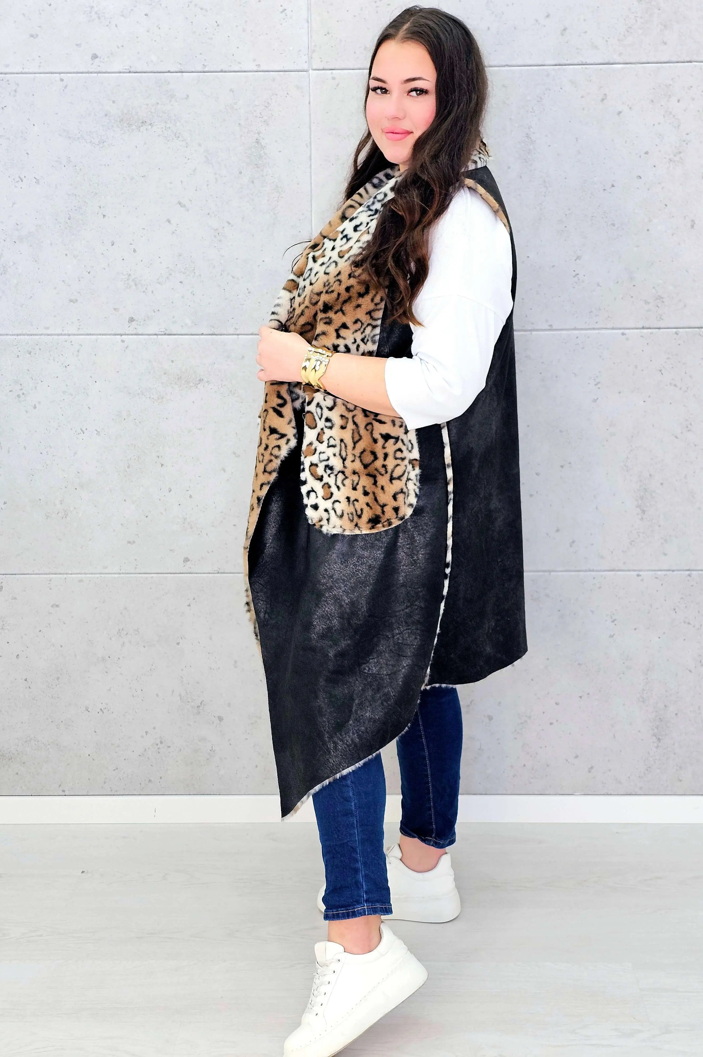 Kamizelka plus size z futerkiem w zwierzęcy wzór – modny akcent i ciepło w jednym Stylowa XL