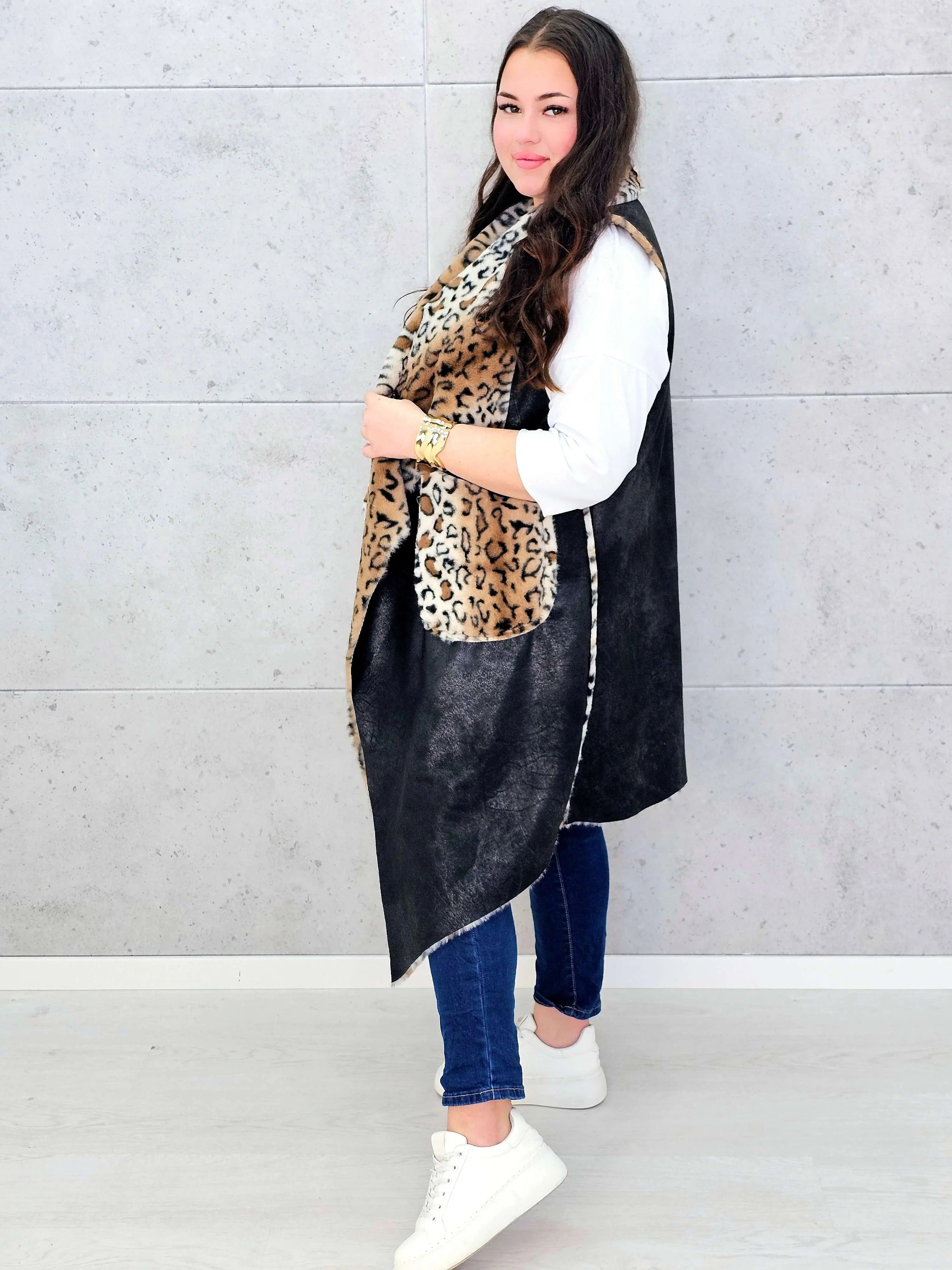 Kamizelka plus size z futerkiem w zwierzęcy wzór – modny akcent i ciepło w jednym Stylowa XL