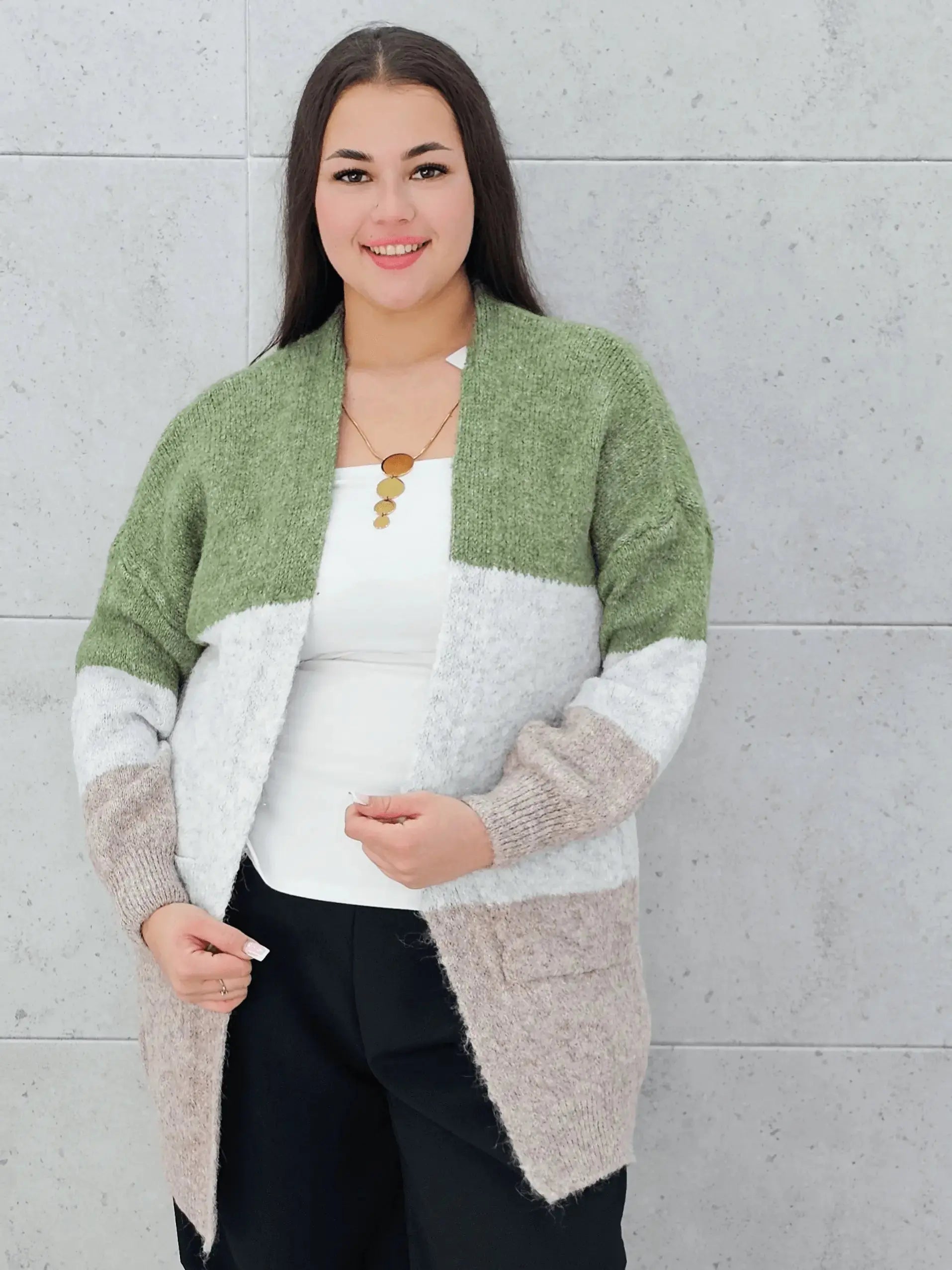 Kardigan plus size – modny, wygodny i stylowy element garderoby Stylowa XL