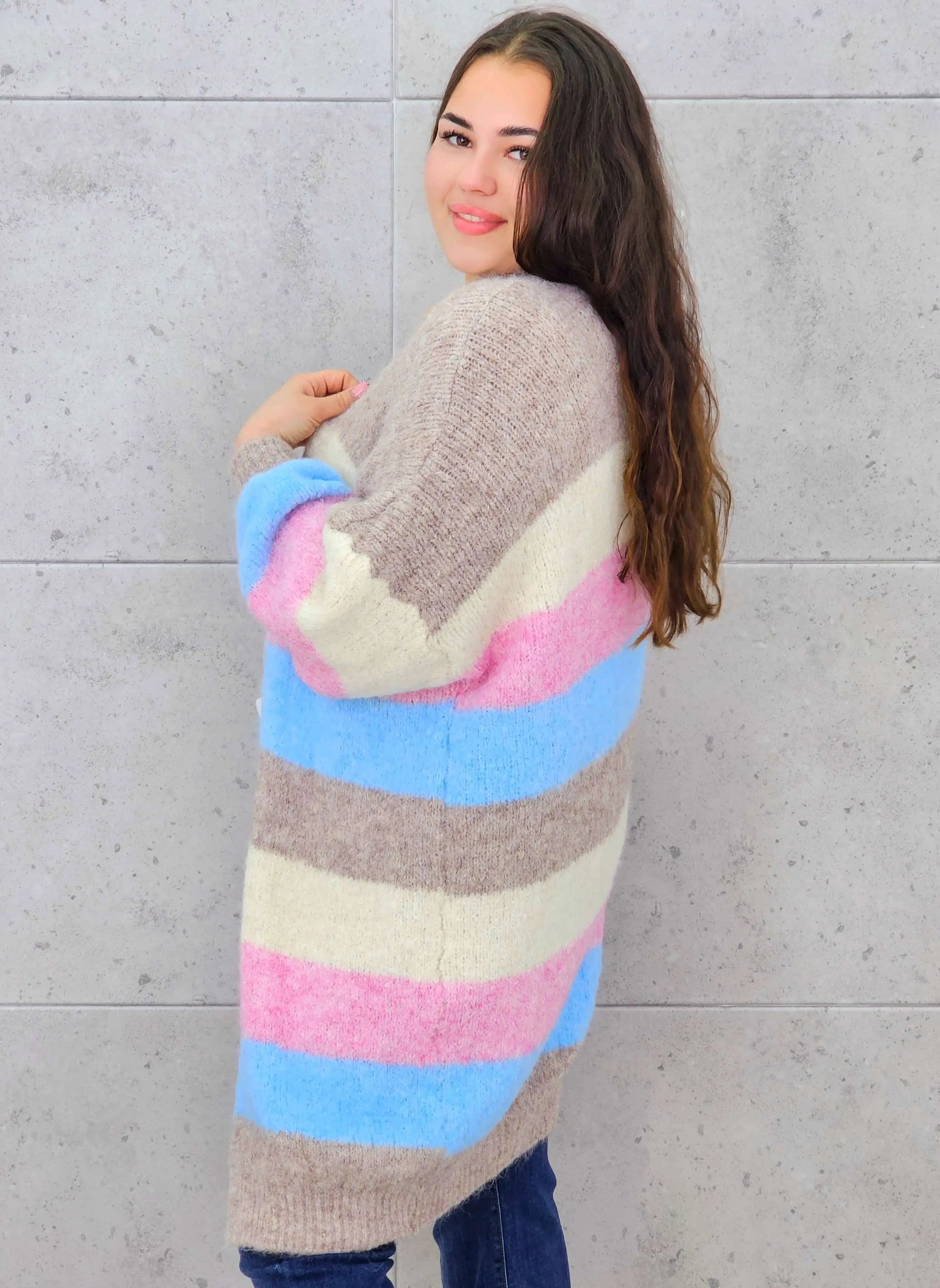 Kardigan plus size – stylowy, wygodny i kobiecy wybór na każdą okazję Stylowa XL