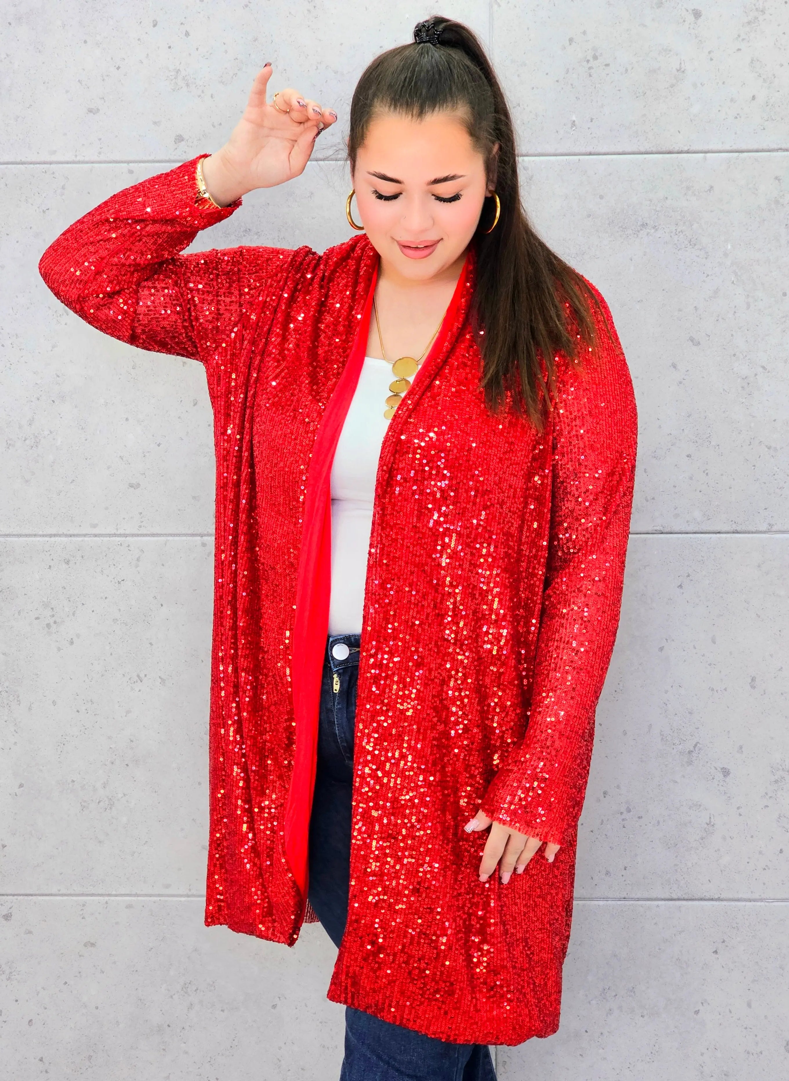Kardigan plus size czerwony cekinowy – elegancki kardigan XXL z cekinami Stylowa XL