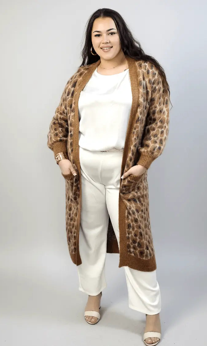 Kardigan plus size z motywem panterki – długi, ciepły i stylowy model plus size Stylowa XL