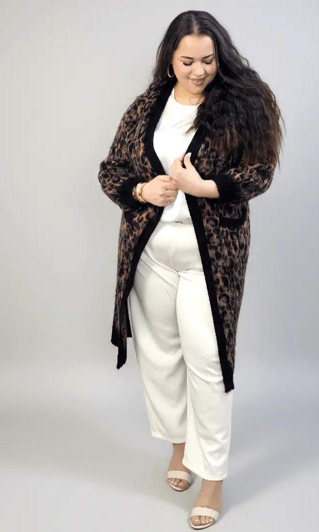Kardigan plus size z motywem panterki – długi, ciepły i stylowy model plus size Stylowa XL