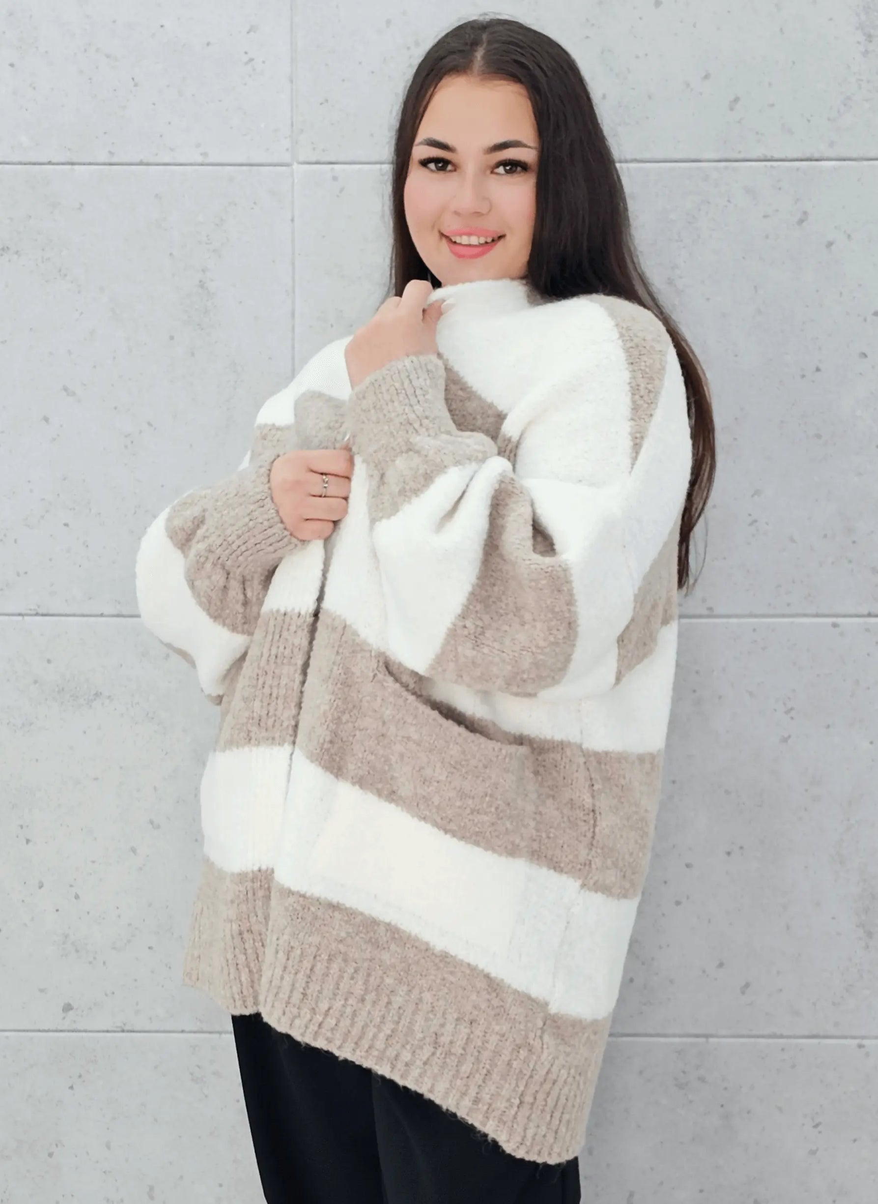 Kardigan w pasy plus size – modny, wygodny i stylowy wybór dla kobiet Stylowa XL