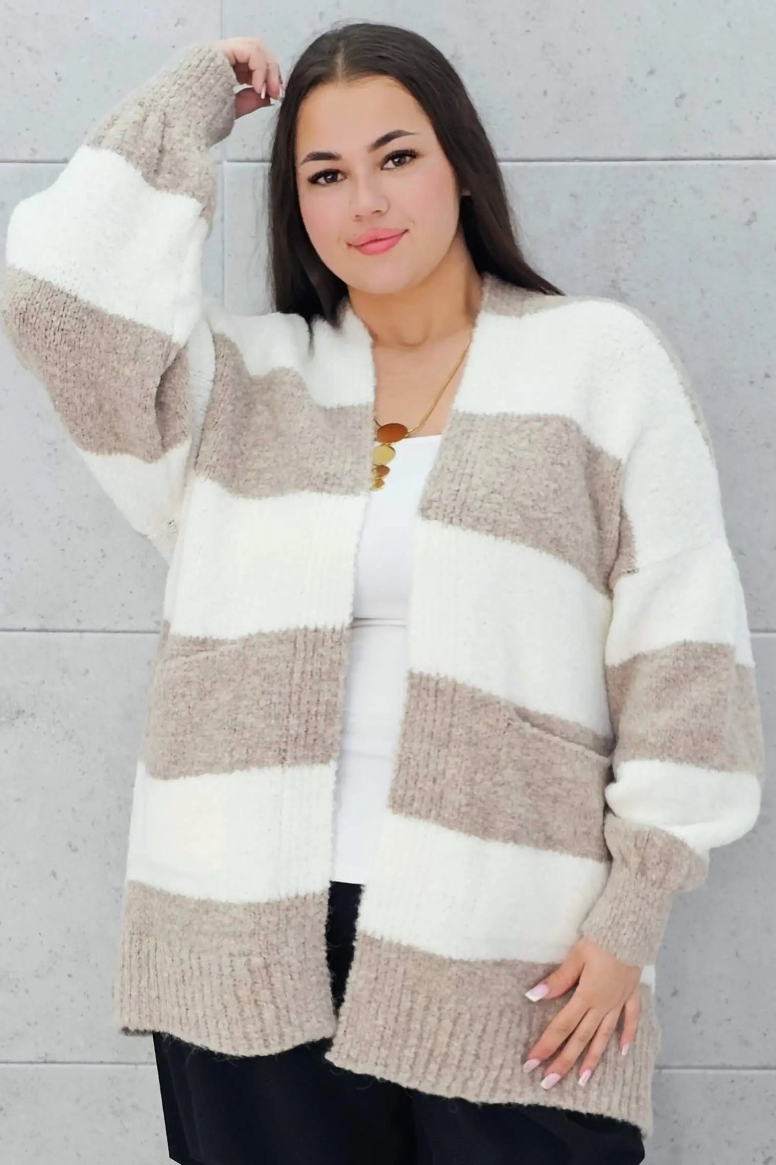 Kardigan w pasy plus size – modny, wygodny i stylowy wybór dla kobiet Stylowa XL