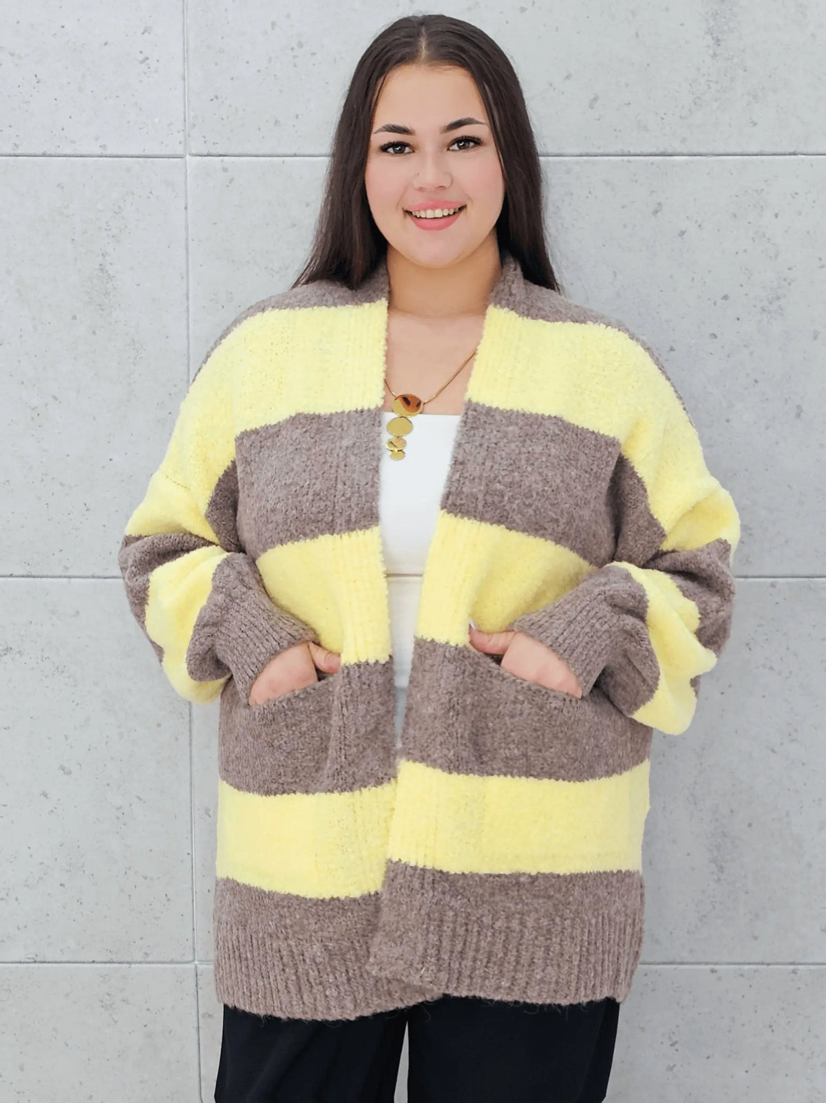 Kardigan w pasy plus size – modny, wygodny i stylowy wybór dla kobiet Stylowa XL