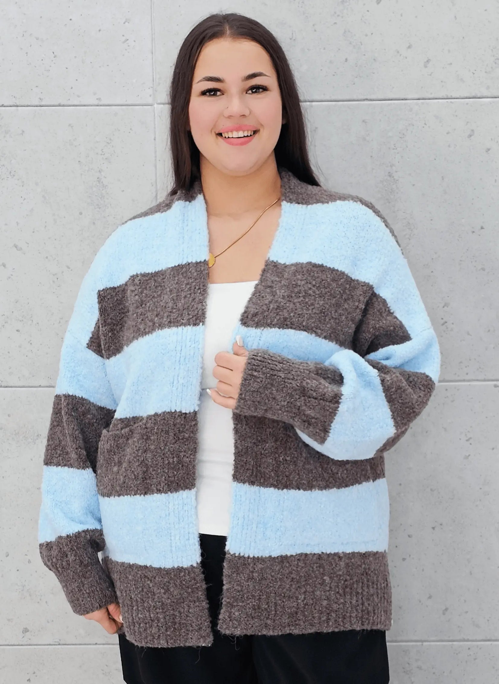 Kardigan w pasy plus size – modny, wygodny i stylowy wybór dla kobiet Stylowa XL