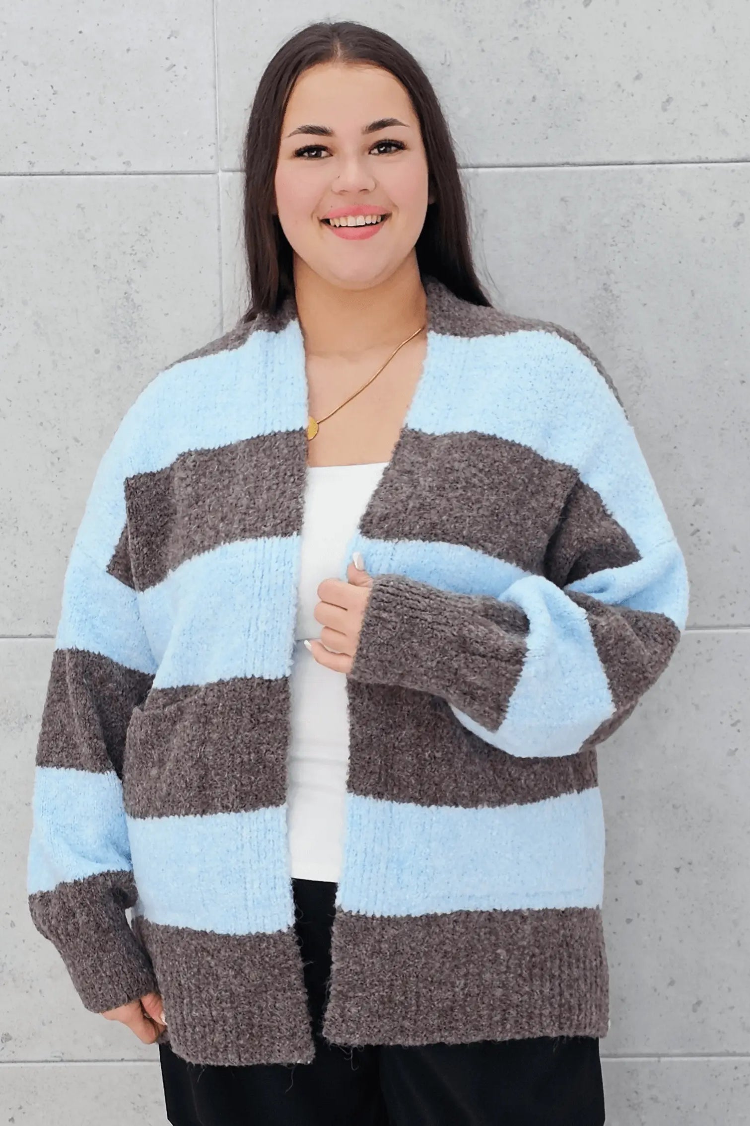 Kardigan w pasy plus size – modny, wygodny i stylowy wybór dla kobiet Stylowa XL