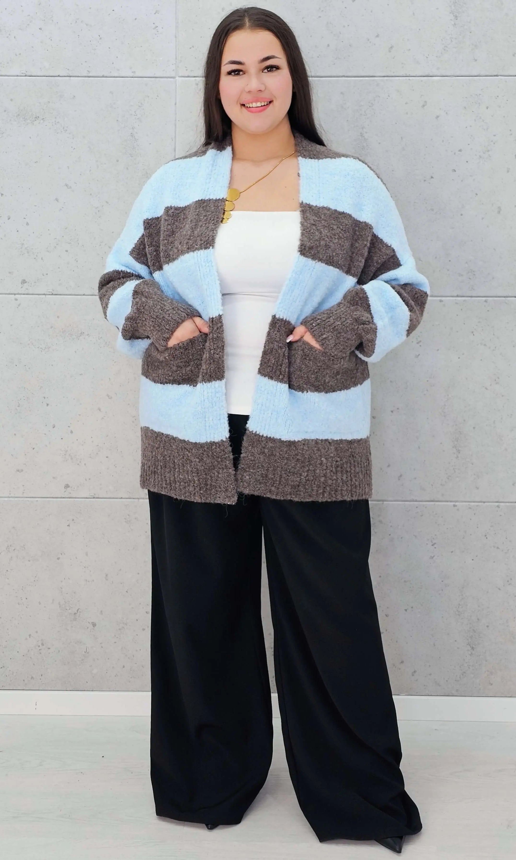 Kardigan w pasy plus size – modny, wygodny i stylowy wybór dla kobiet Stylowa XL
