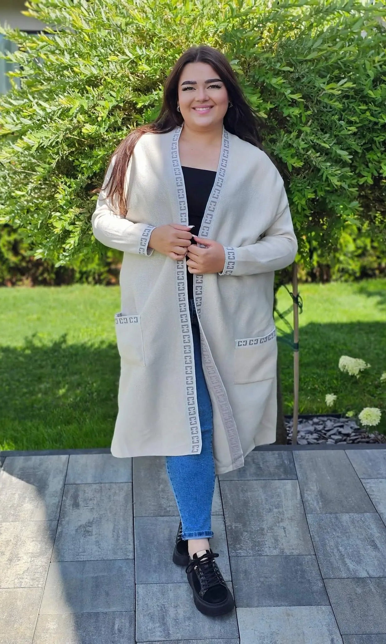 Kardigan z wstawką wzoru ,paseczek do przewiązania - jasny beż Stylowa XL