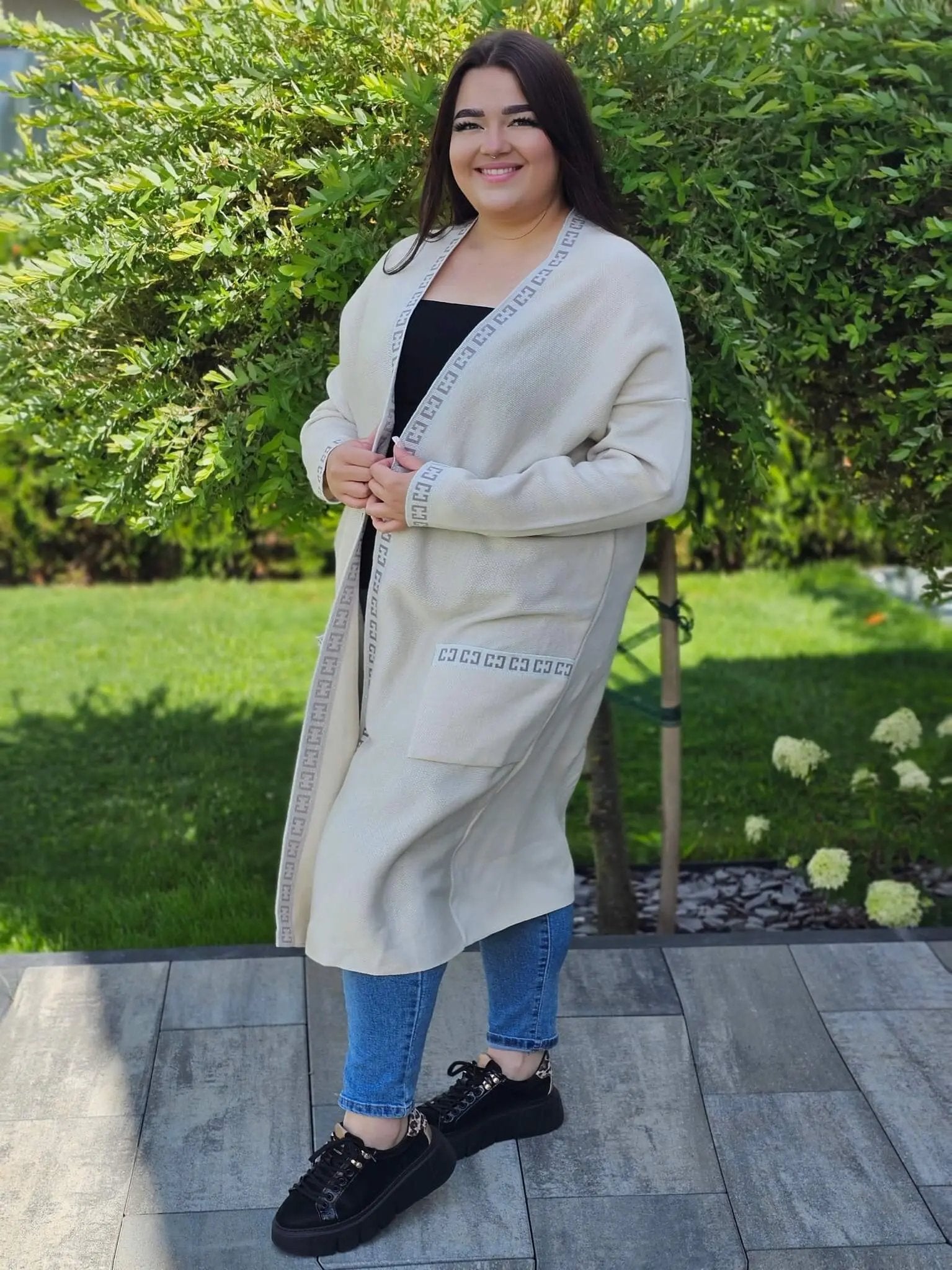 Kardigan z wstawką wzoru ,paseczek do przewiązania - jasny beż Stylowa XL