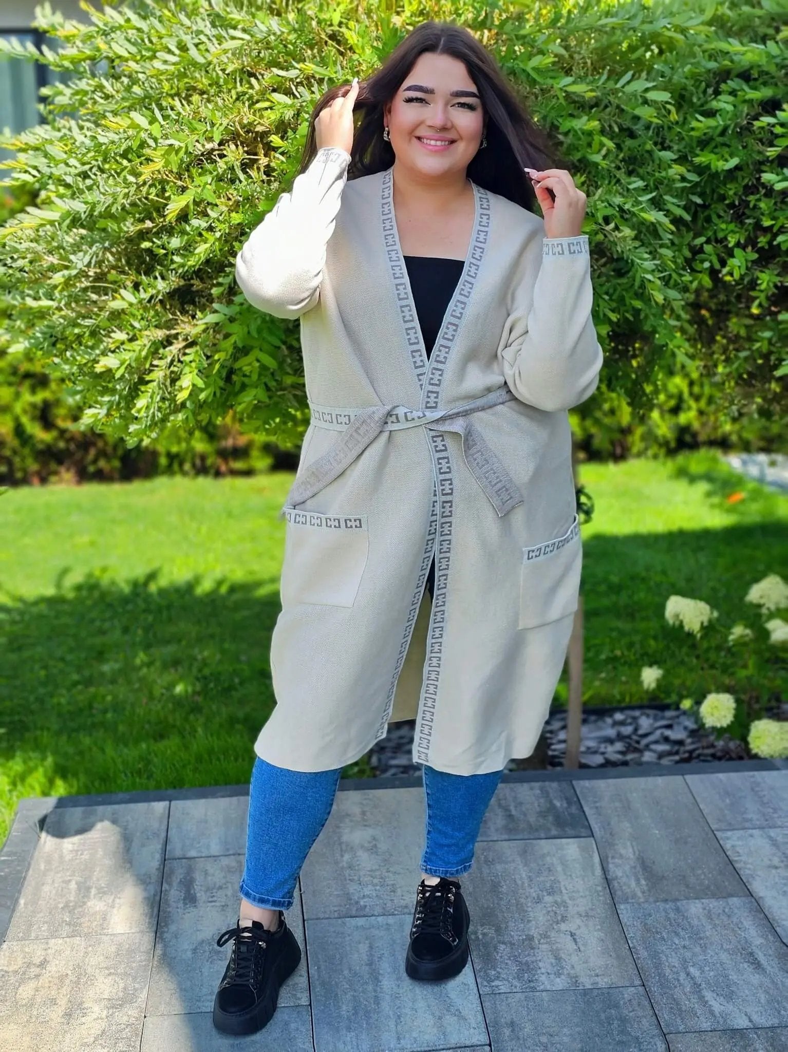 Kardigan z wstawką wzoru ,paseczek do przewiązania - jasny beż Stylowa XL