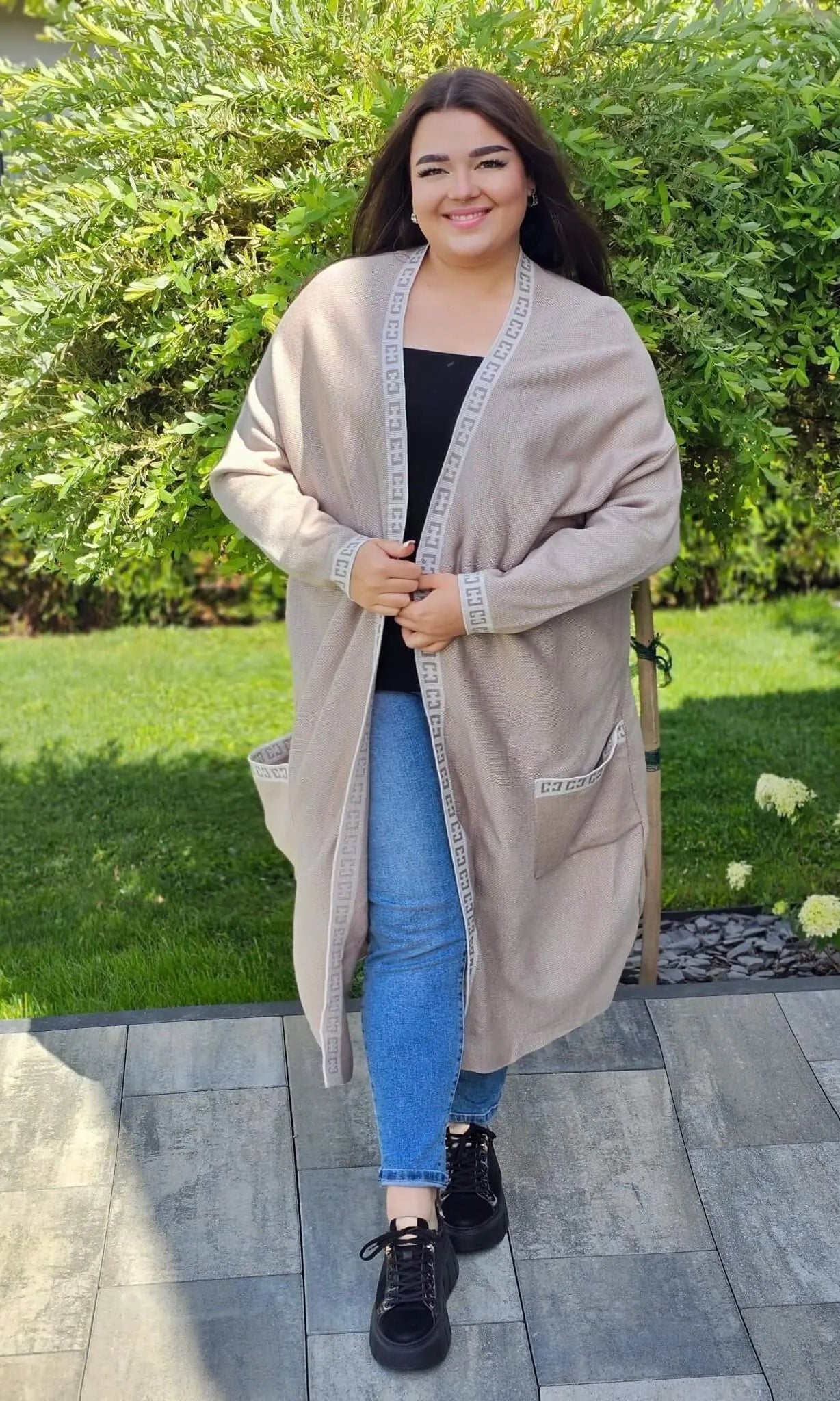 Kardigan z wstawką wzoru ,paseczek do przewiązania - jasny beż Stylowa XL