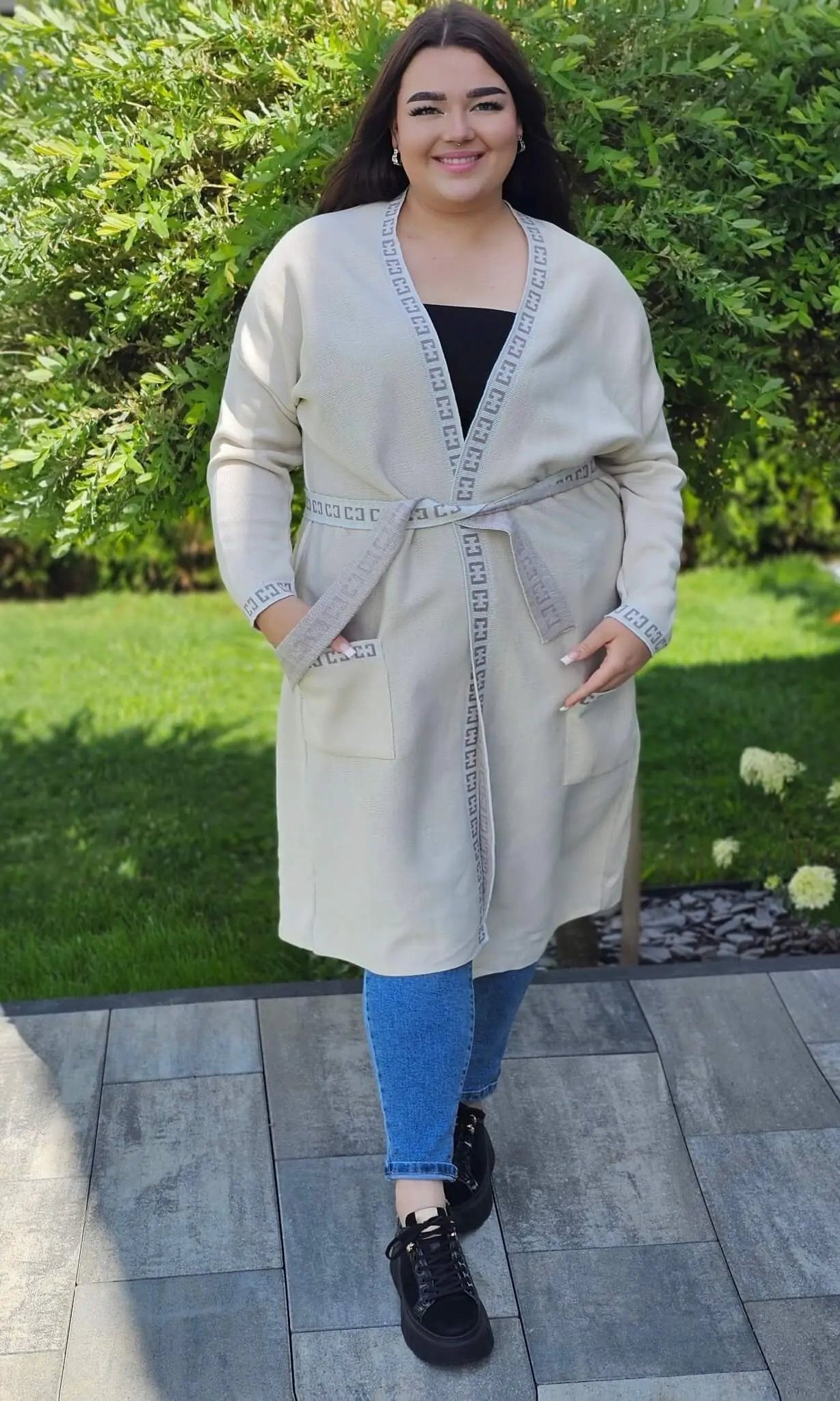 Kardigan z wstawką wzoru ,paseczek do przewiązania - jasny beż Stylowa XL