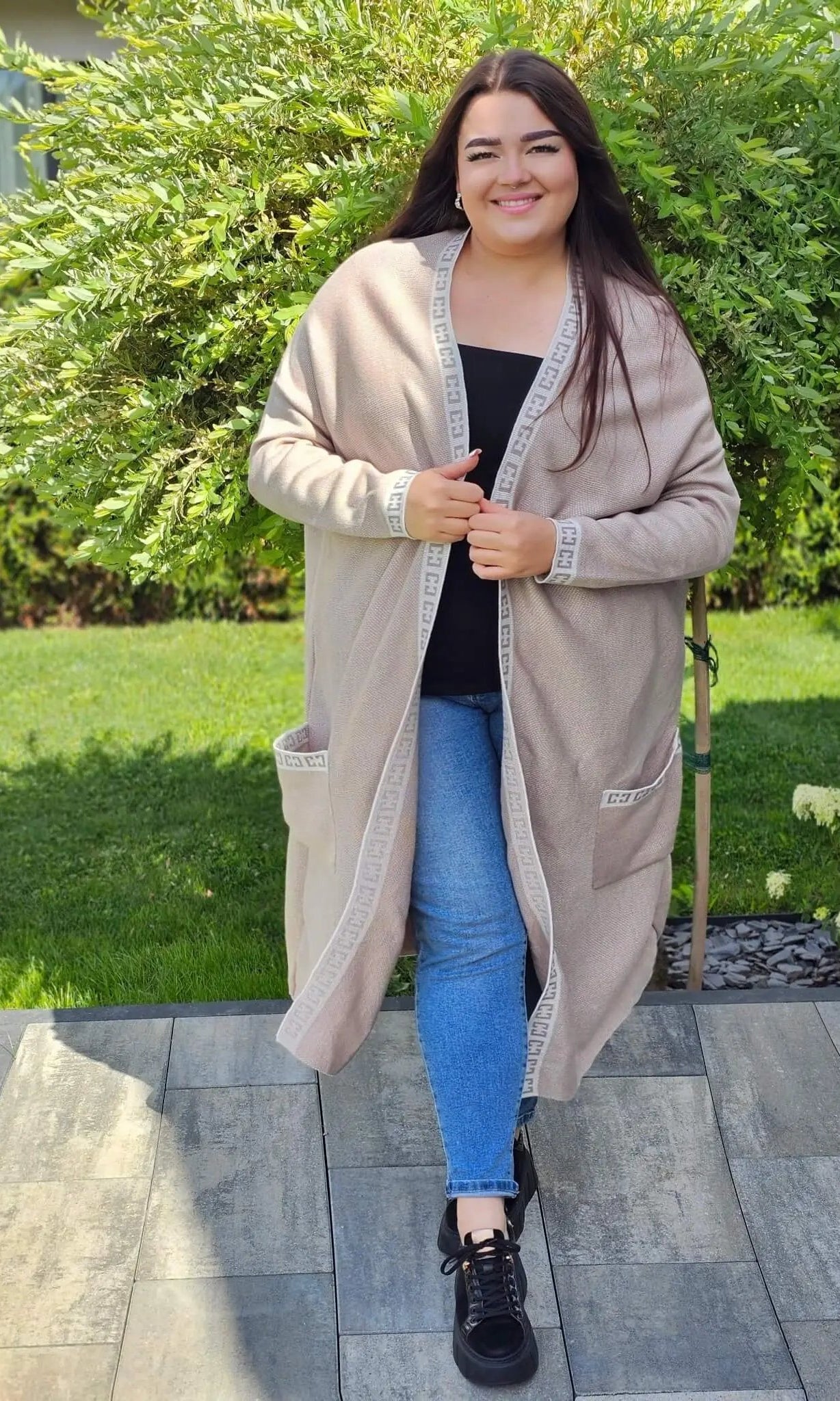 Kardigan z wstawką wzoru ,paseczek do przewiązania - jasny beż Stylowa XL