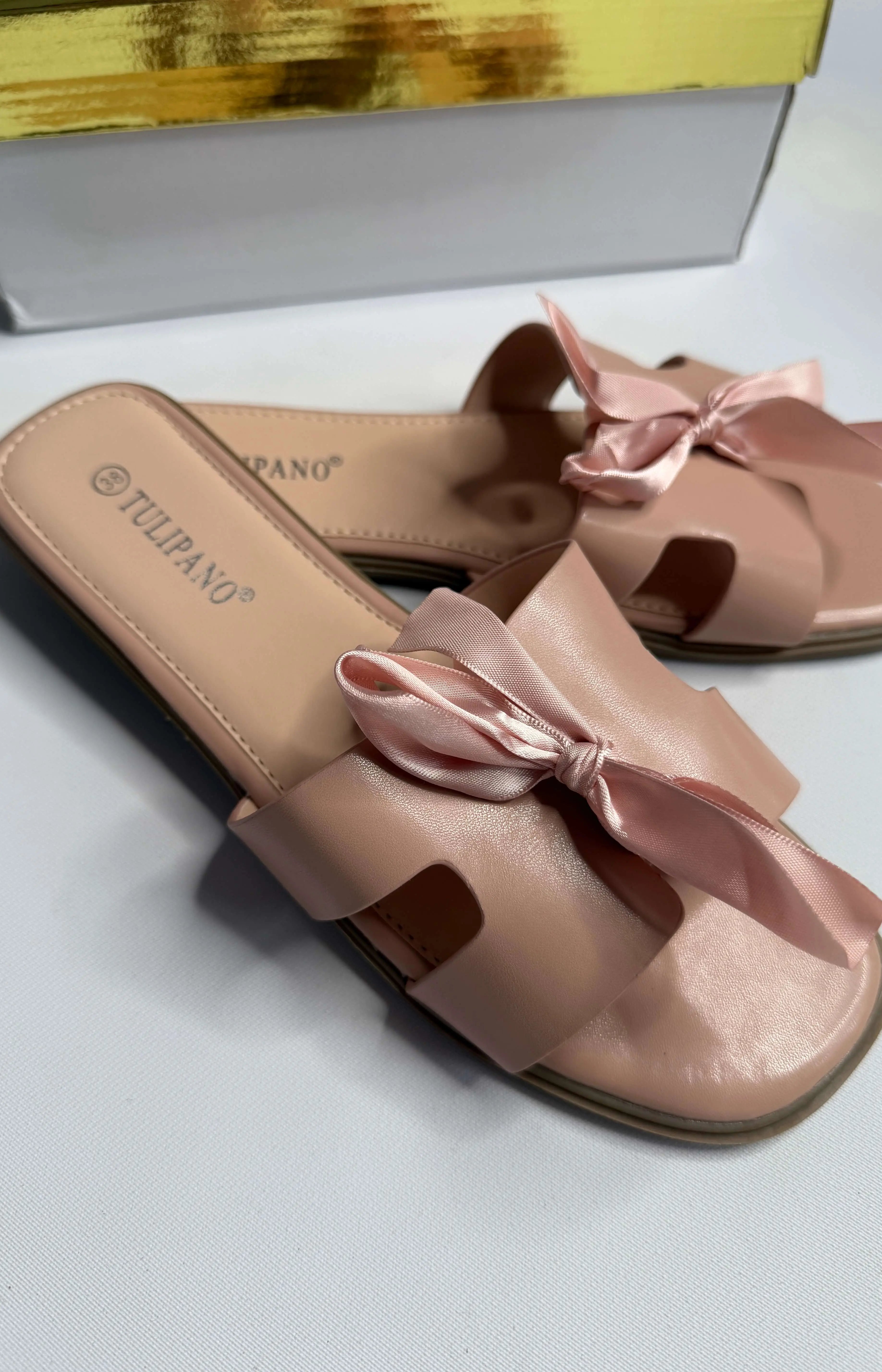 Klapki damskie Tulipano z kokardą – eleganckie na wiosne i lato Stylowa XL