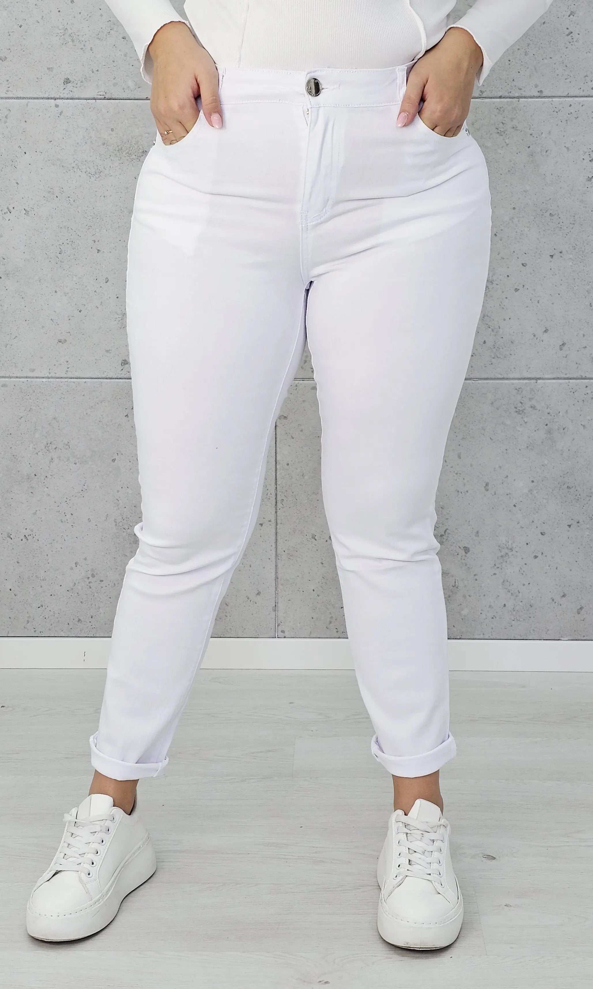 Klasyczne jeansy z wysokim stanem Stylowa XL