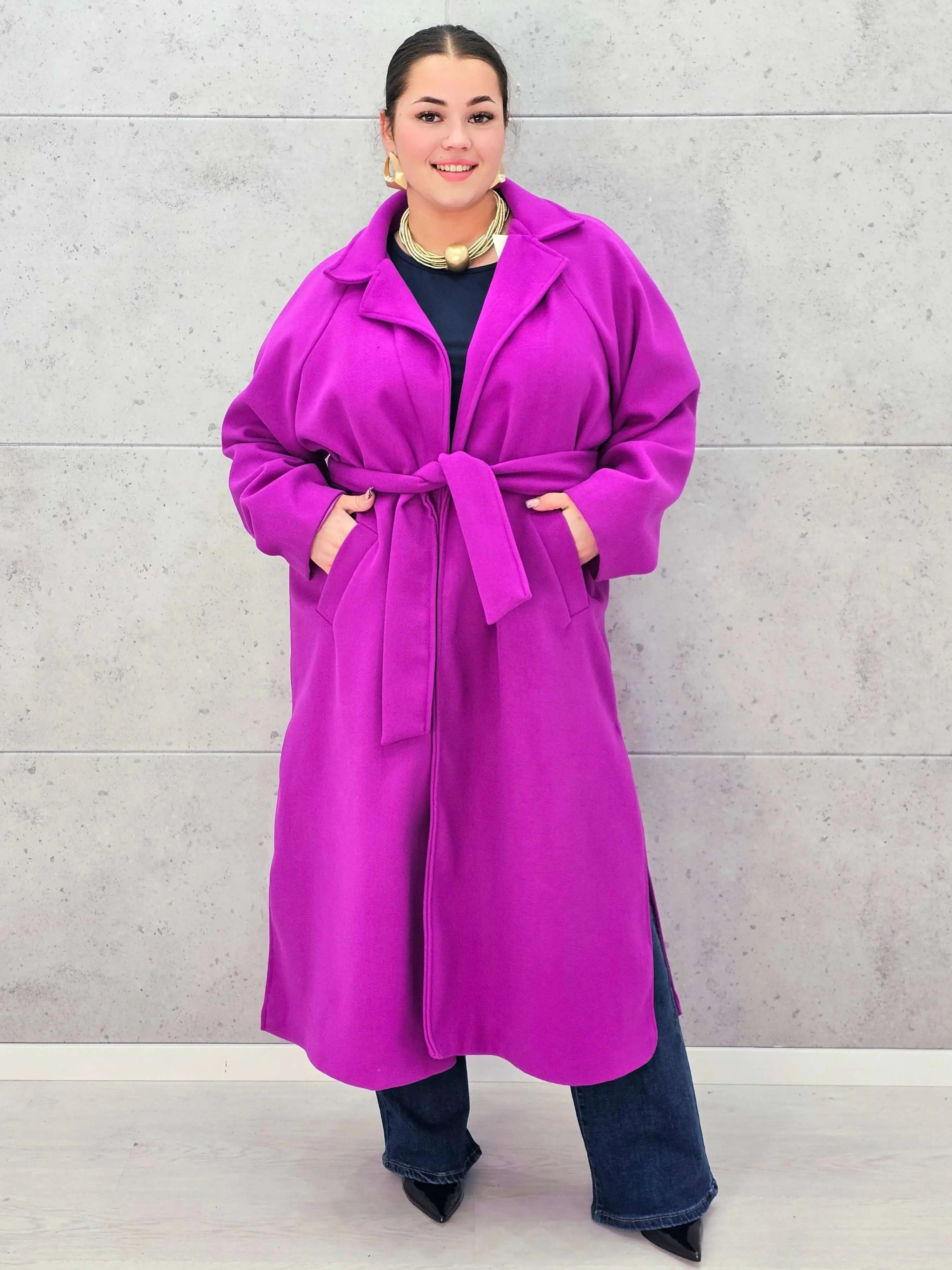 Klasyczny płaszcz damski – elegancja i styl w najlepszym wydaniu Plus Size Stylowa XL