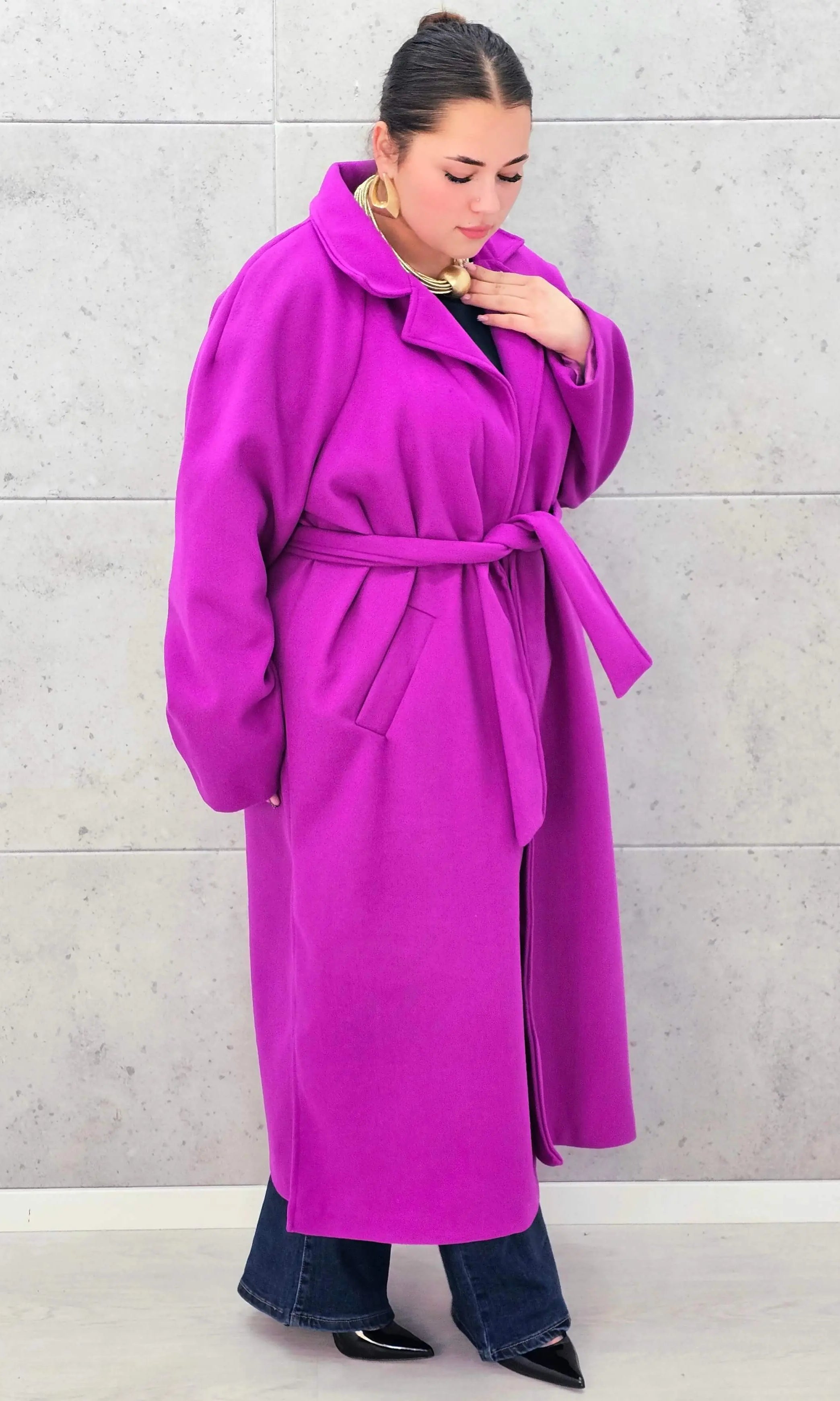 Klasyczny płaszcz damski – elegancja i styl w najlepszym wydaniu Plus Size Stylowa XL