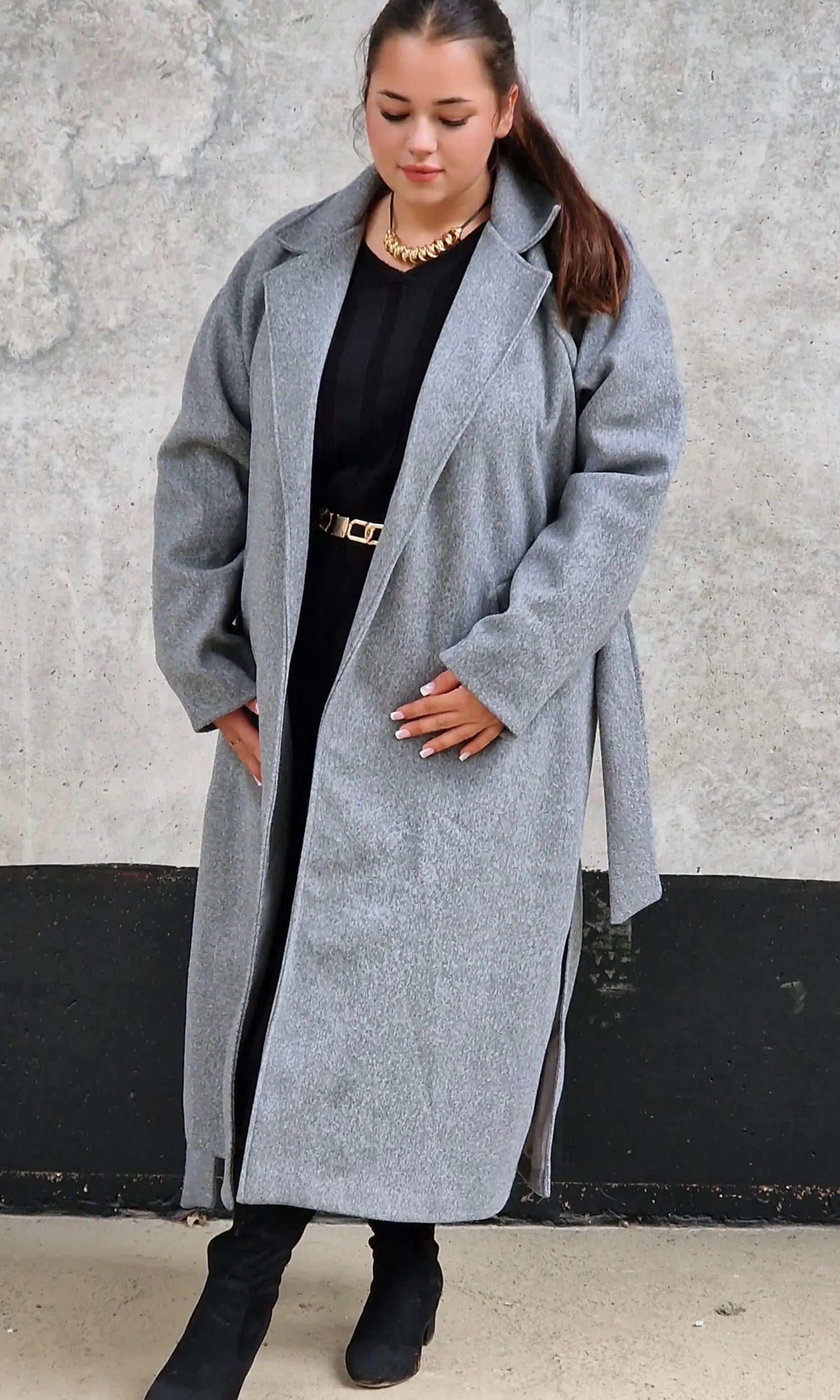 Klasyczny płaszcz damski – elegancja i styl w najlepszym wydaniu Plus Size Stylowa XL