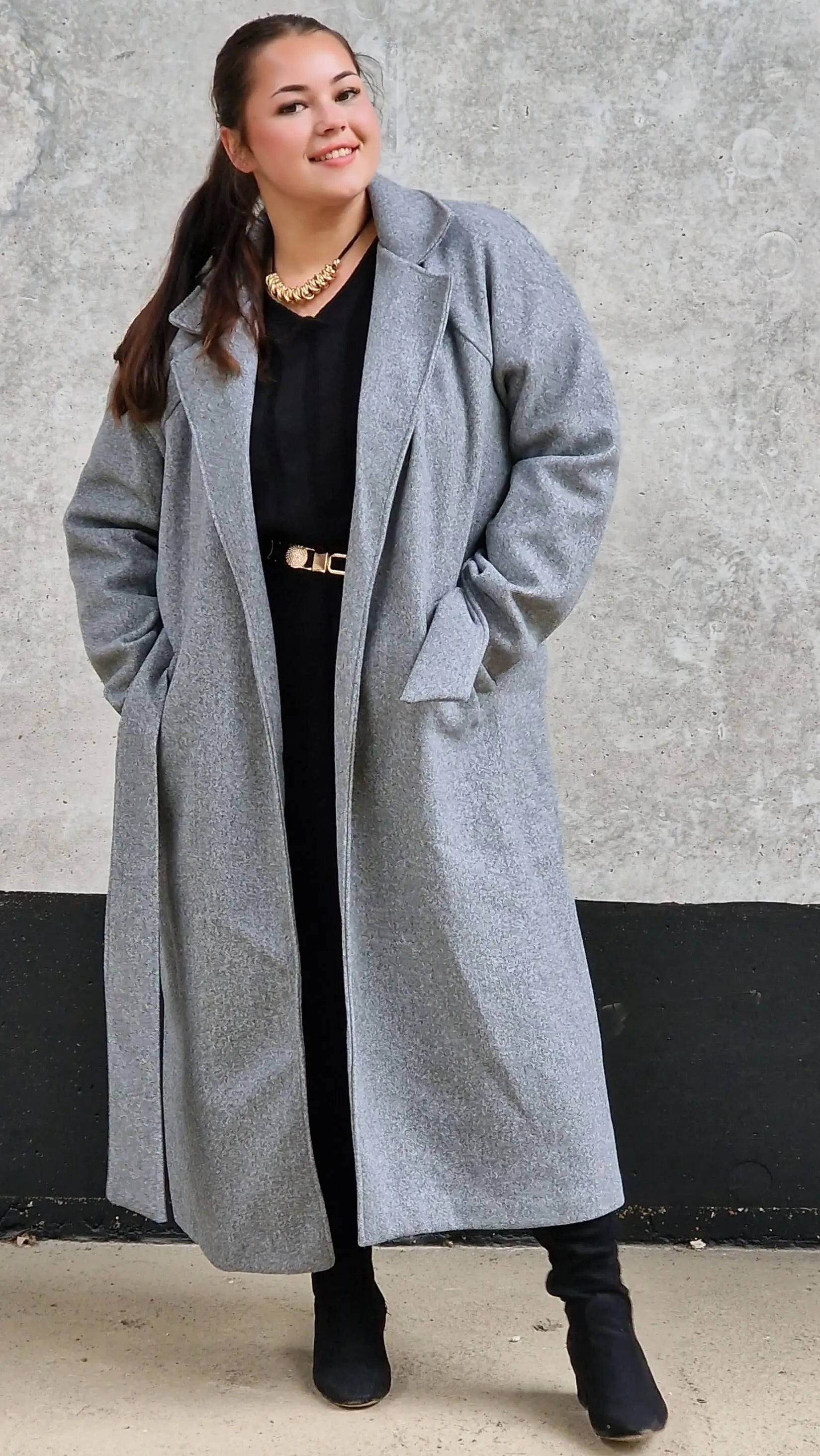 Klasyczny płaszcz damski – elegancja i styl w najlepszym wydaniu Plus Size Stylowa XL