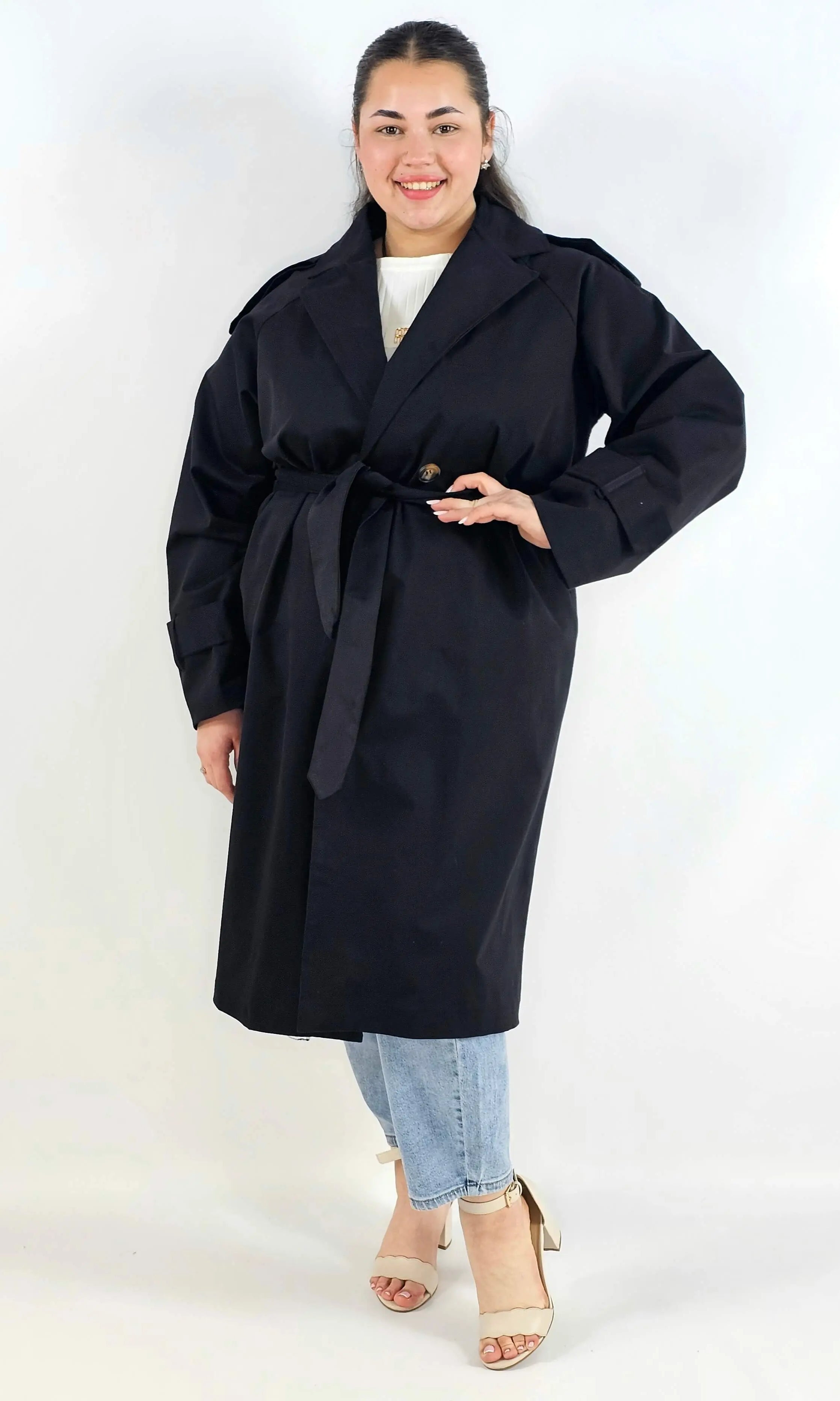 Klasyczny trencz – elegancki płaszcz dla każdej kobiety | Stylowa XL Stylowa XL