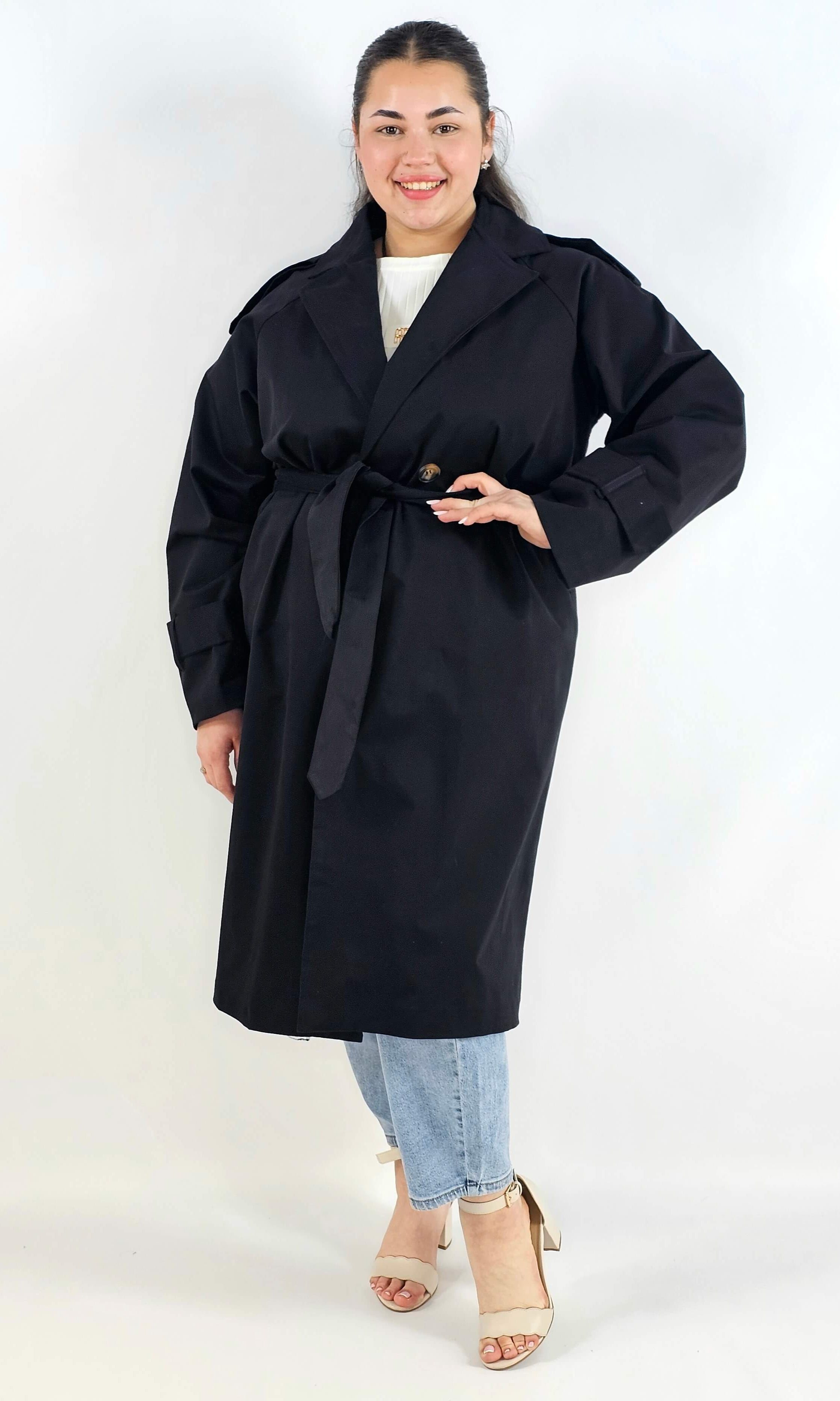 Klasyczny trencz – elegancki płaszcz dla każdej kobiety | Stylowa XL Stylowa XL