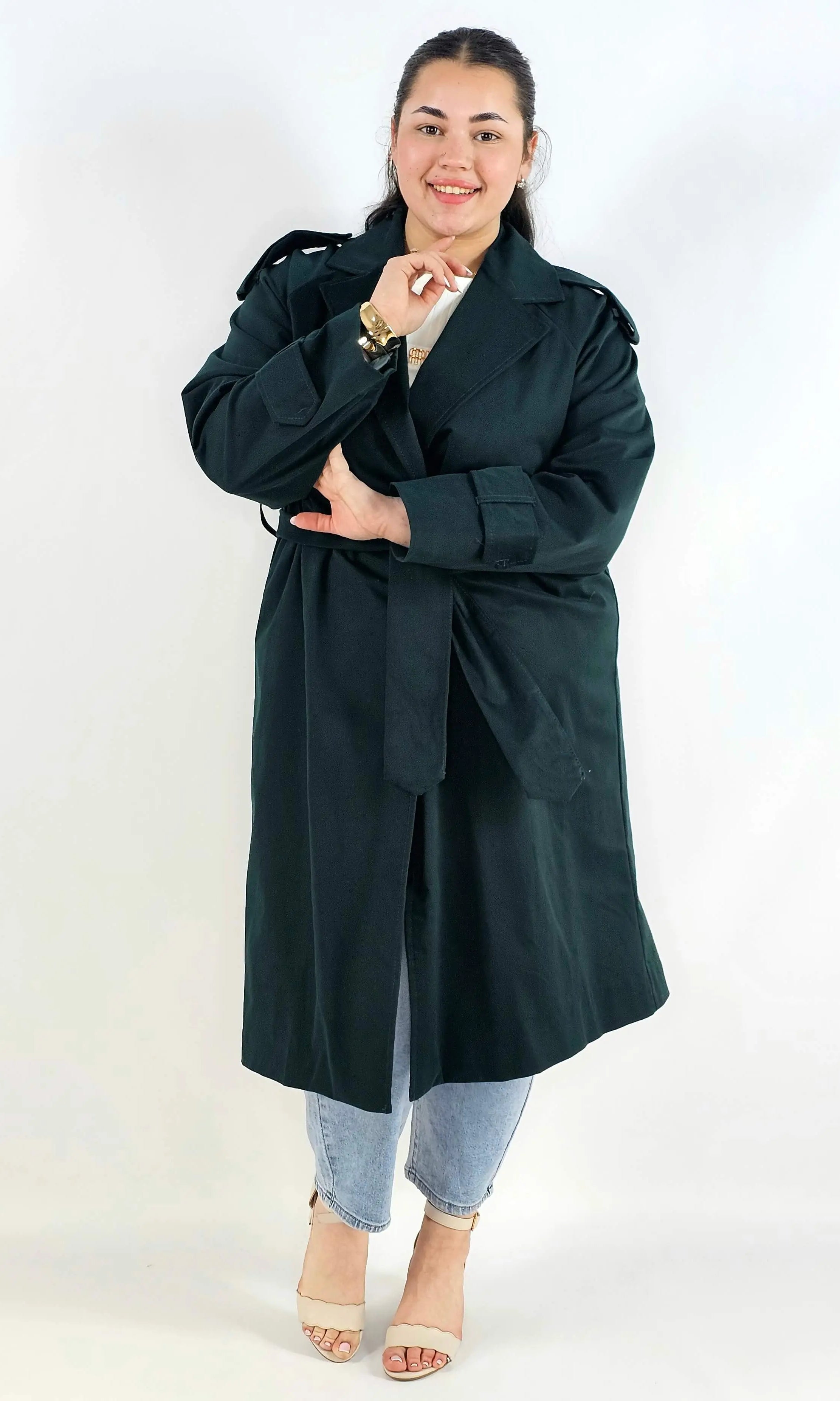 Klasyczny trencz – elegancki płaszcz dla każdej kobiety | Stylowa XL Stylowa XL
