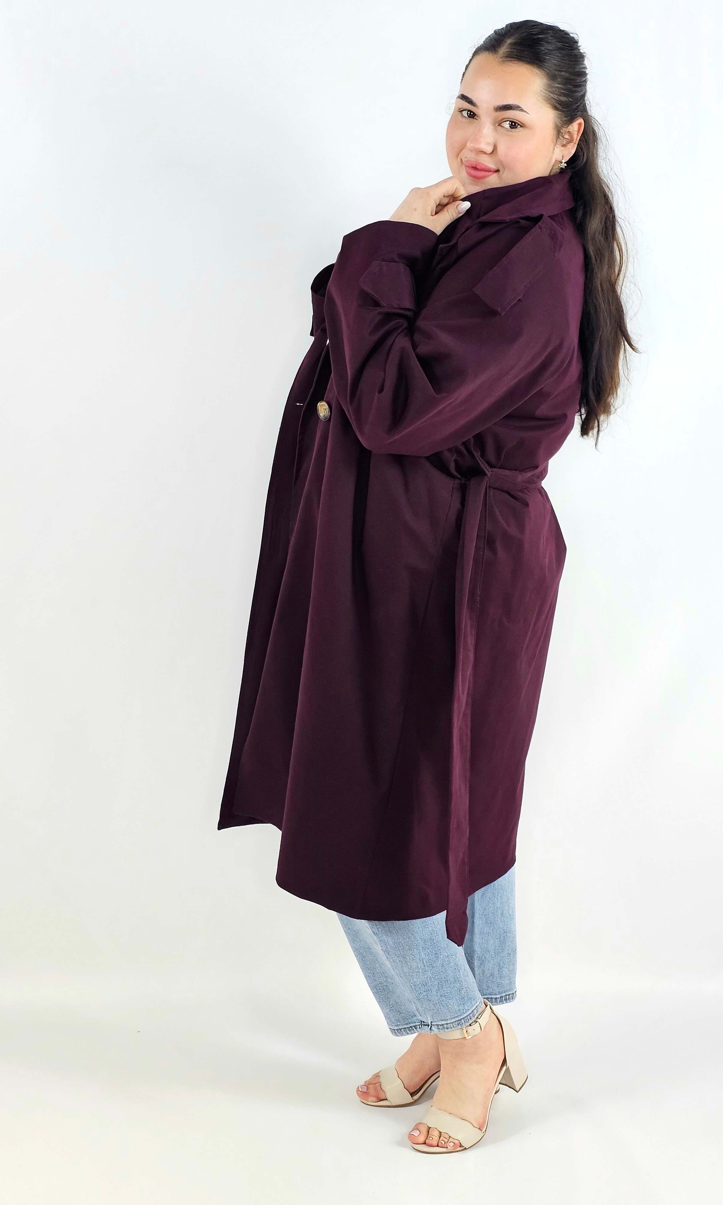 Klasyczny trencz – elegancki płaszcz dla każdej kobiety | Stylowa XL Stylowa XL