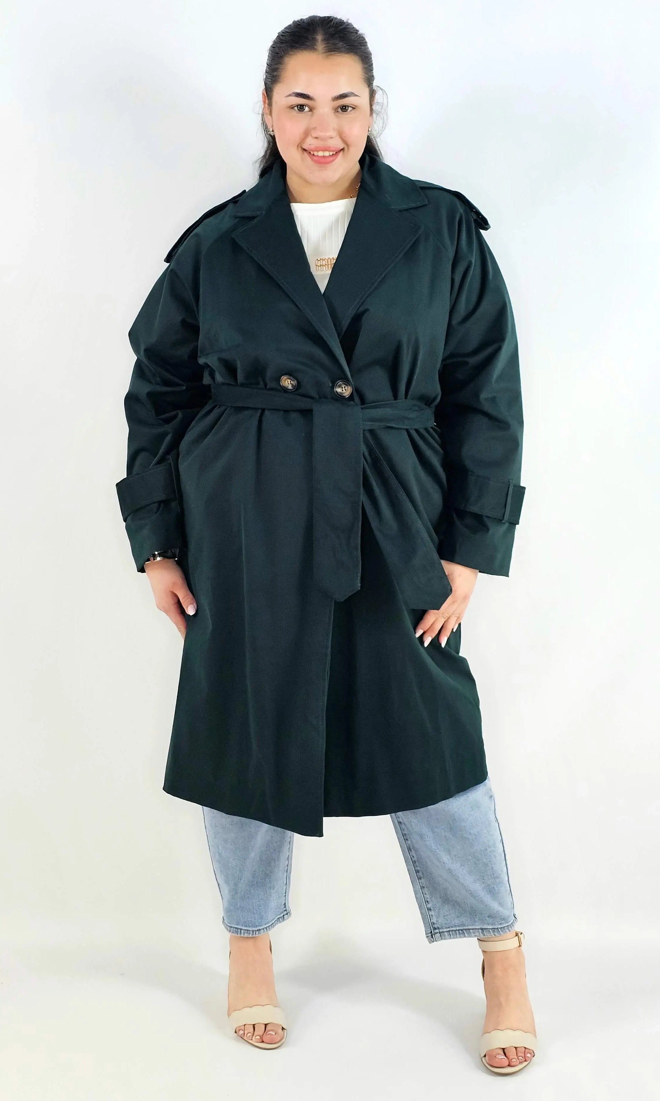 Klasyczny trencz – elegancki płaszcz dla każdej kobiety | Stylowa XL Stylowa XL