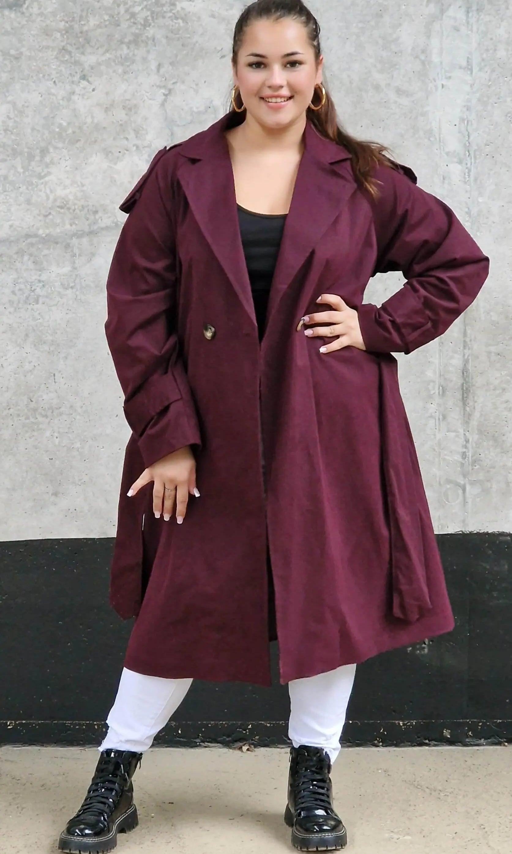 Klasyczny trencz – elegancki płaszcz dla każdej kobiety | Stylowa XL Stylowa XL