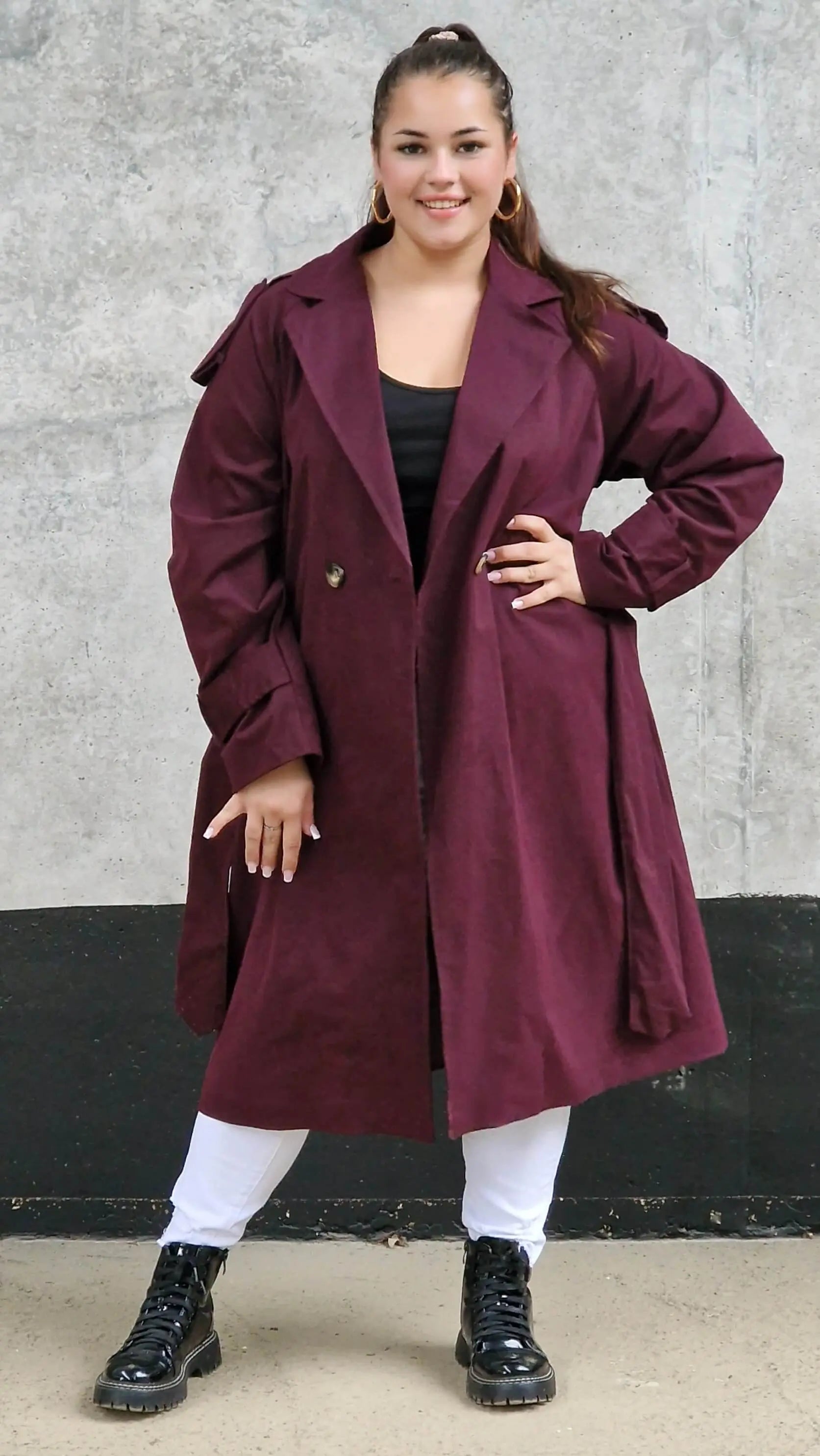 Klasyczny trencz – elegancki płaszcz dla każdej kobiety | Stylowa XL Stylowa XL