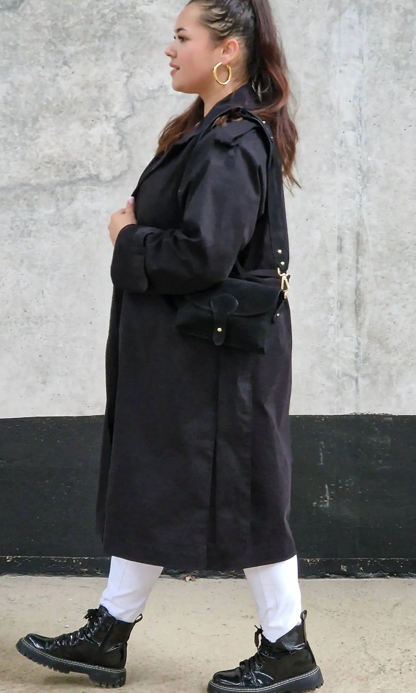 Klasyczny trencz – elegancki płaszcz dla każdej kobiety | Stylowa XL Stylowa XL