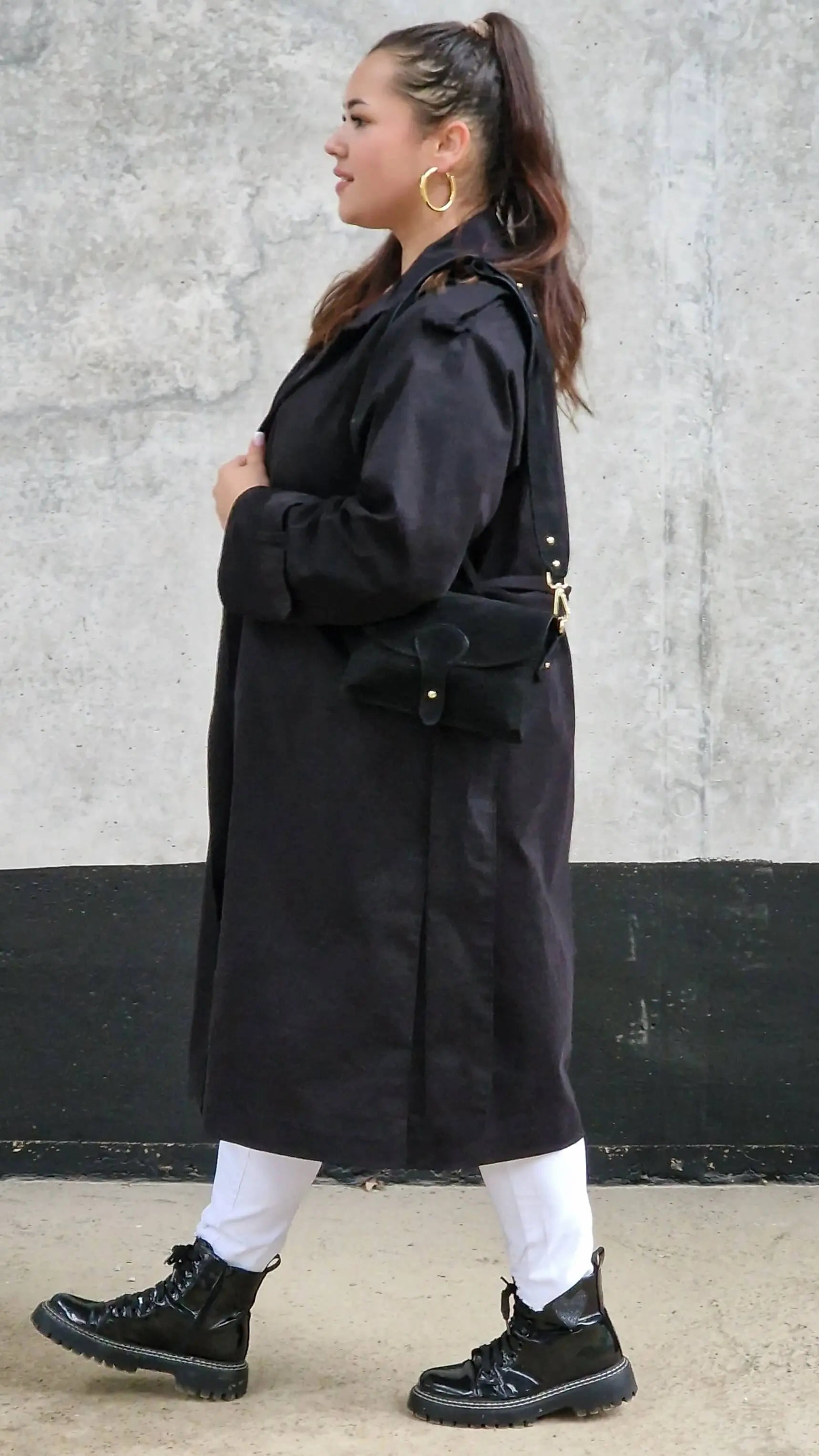 Klasyczny trencz – elegancki płaszcz dla każdej kobiety | Stylowa XL Stylowa XL