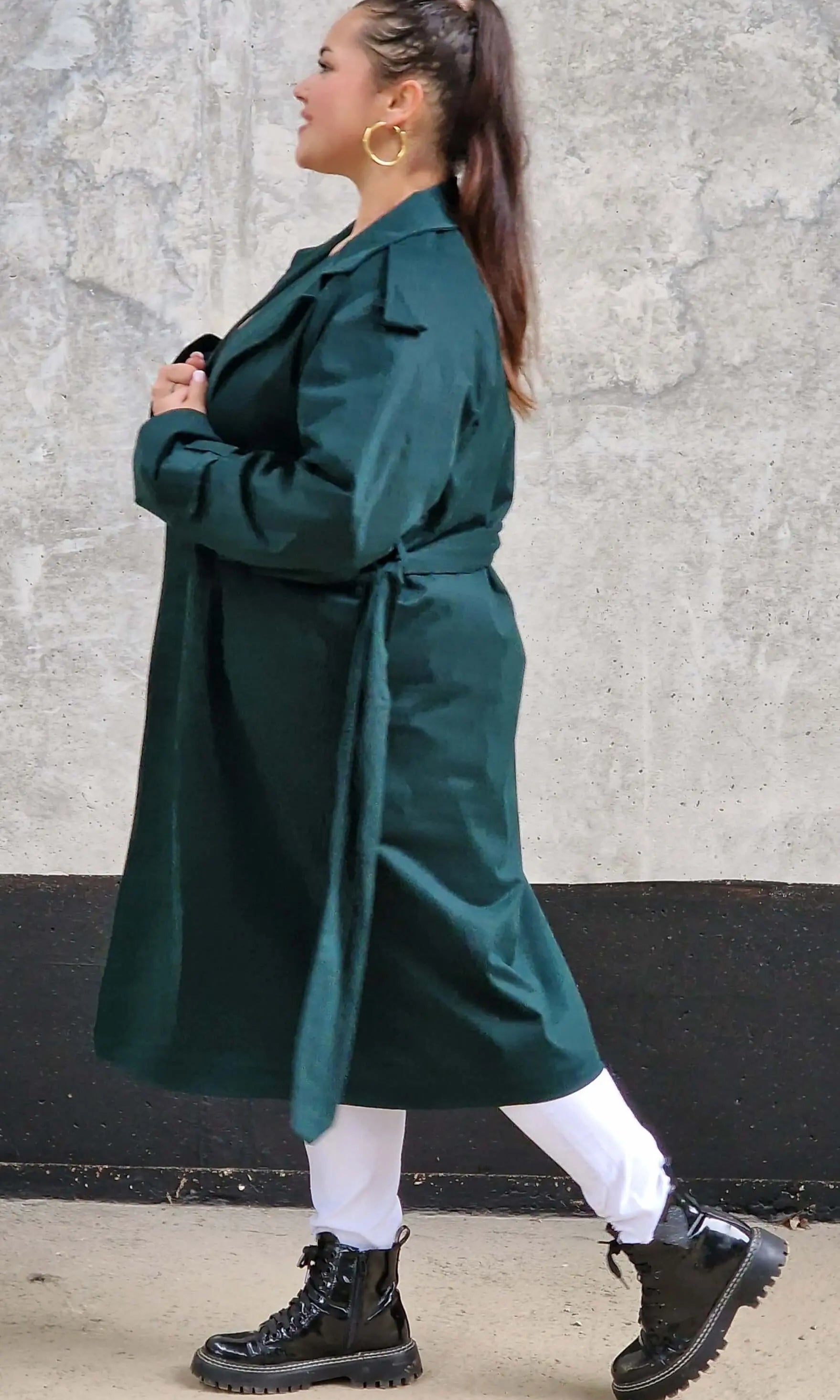 Klasyczny trencz – elegancki płaszcz dla każdej kobiety | Stylowa XL Stylowa XL