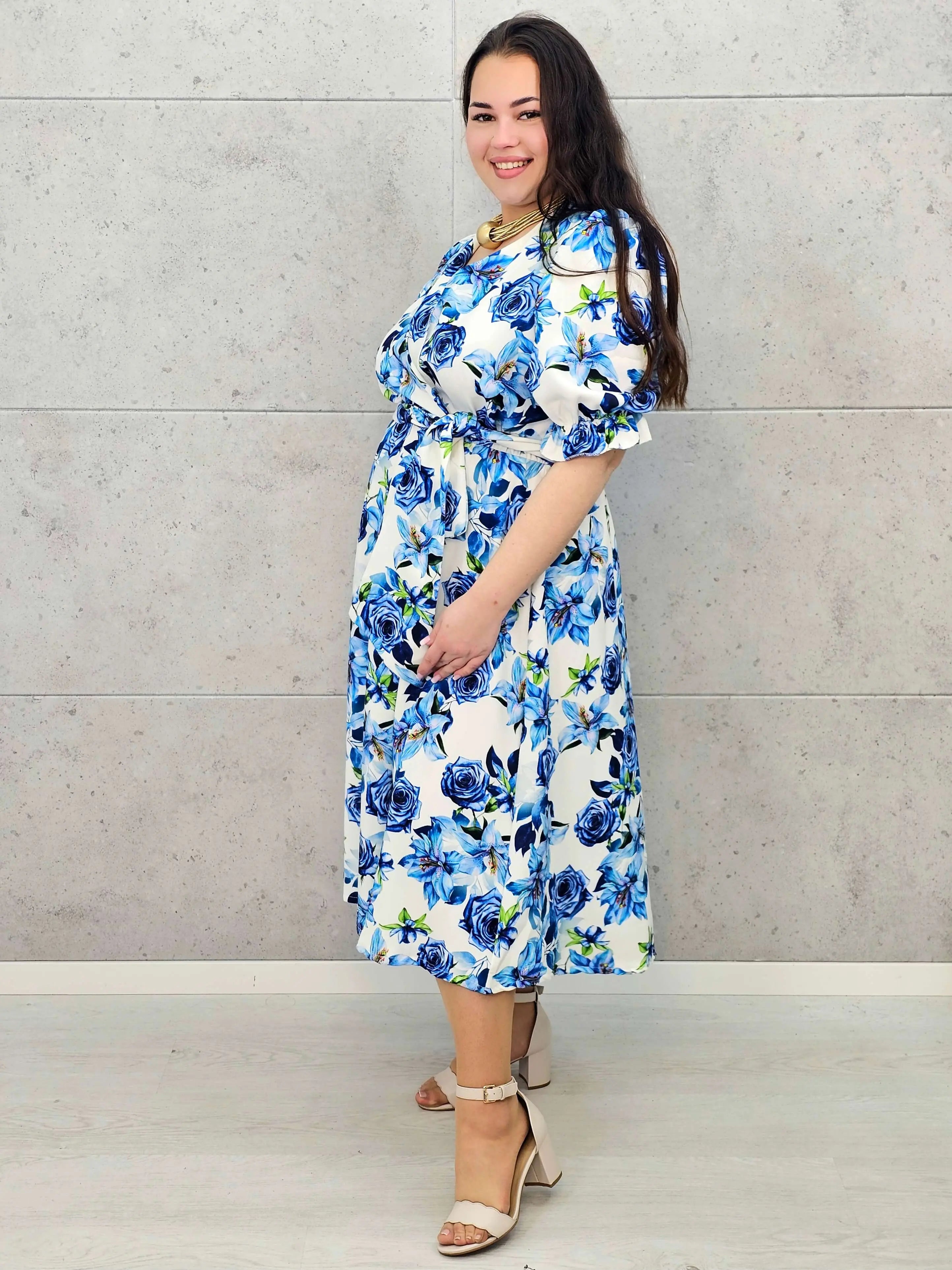 Kobieca sukienka plus size w kwiaty róży z kopertowym dekoltem- trzy kolory Stylowa XL