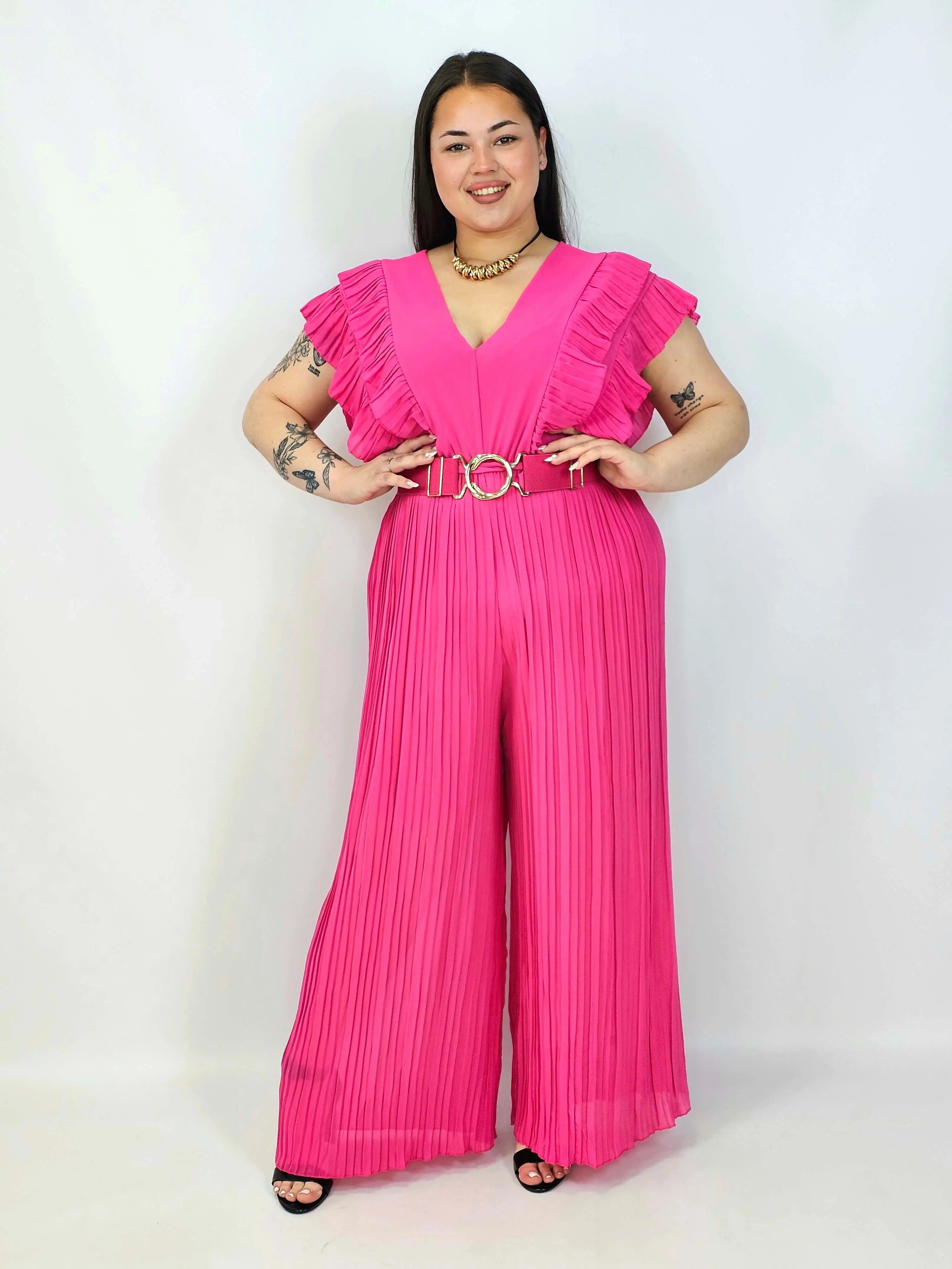 Kombinezon plus size VIP z plisowanymi nogawkami i efektownym dekoltem Stylowa XL